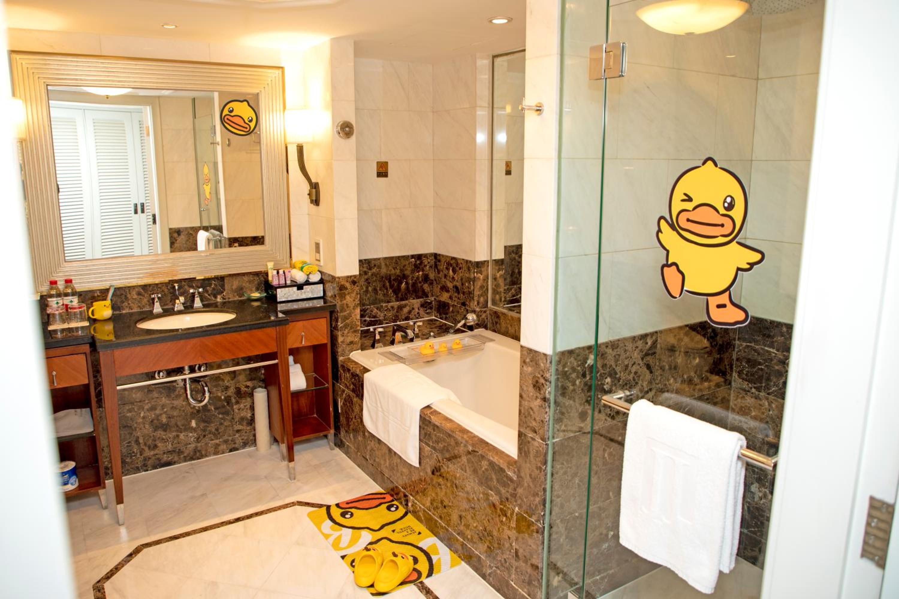 Cathay Garden Family Room