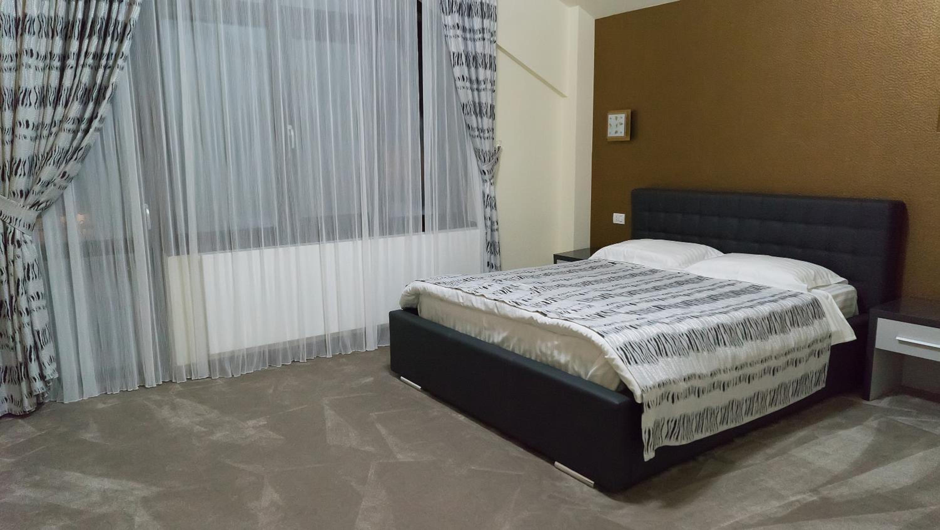 Double Room - Photo 12