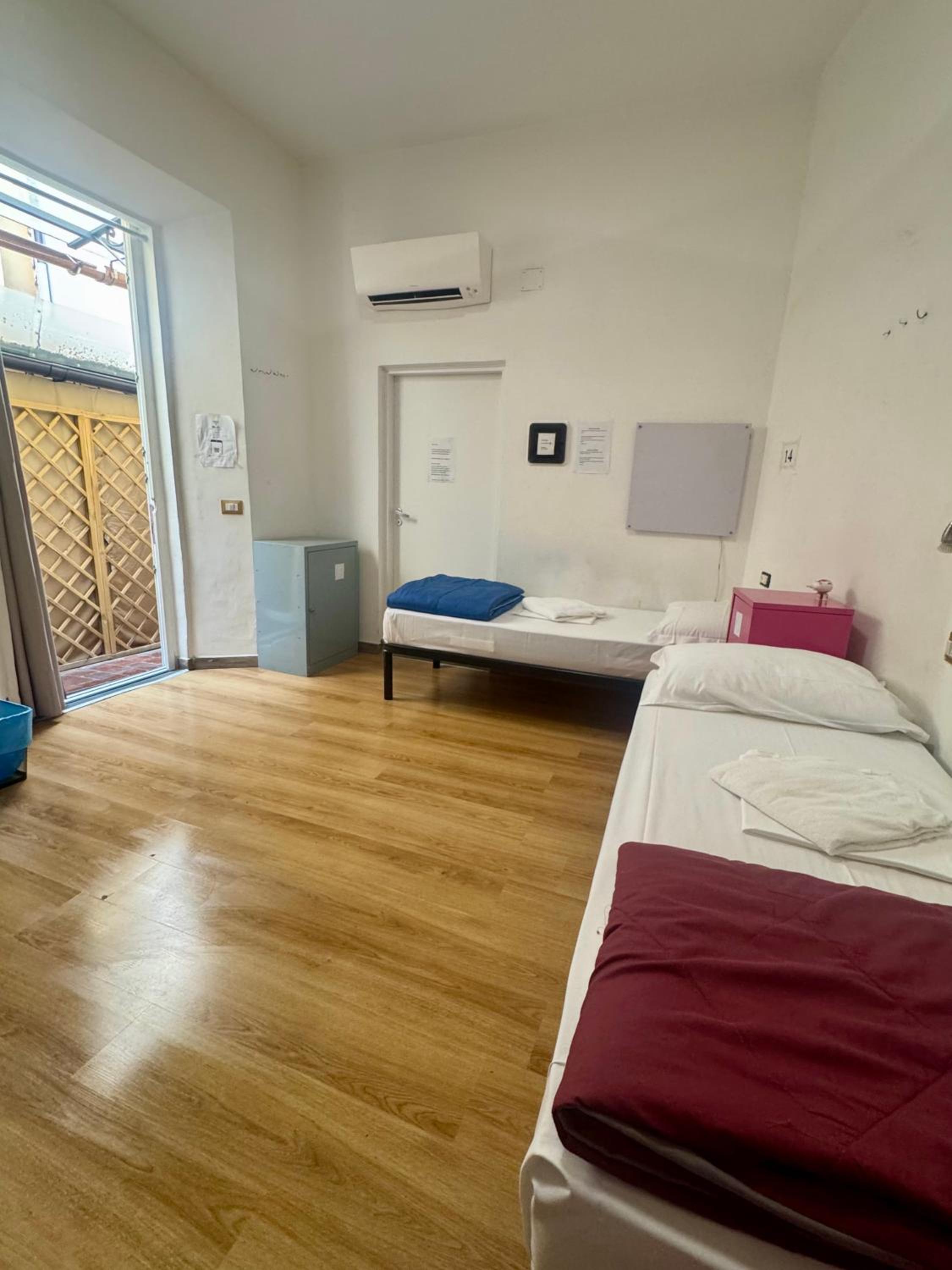 Bed in 6-Bed Mixed Dormitory Room photo 2