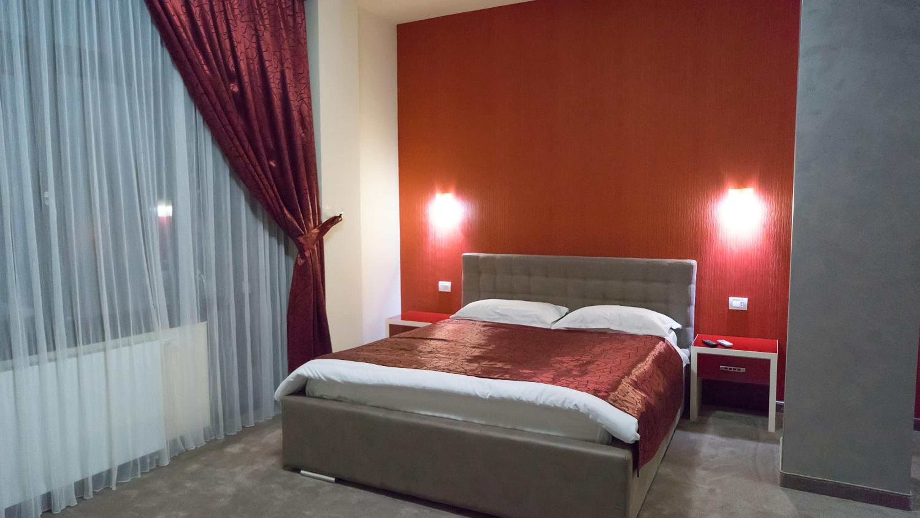Double Room - Photo 21