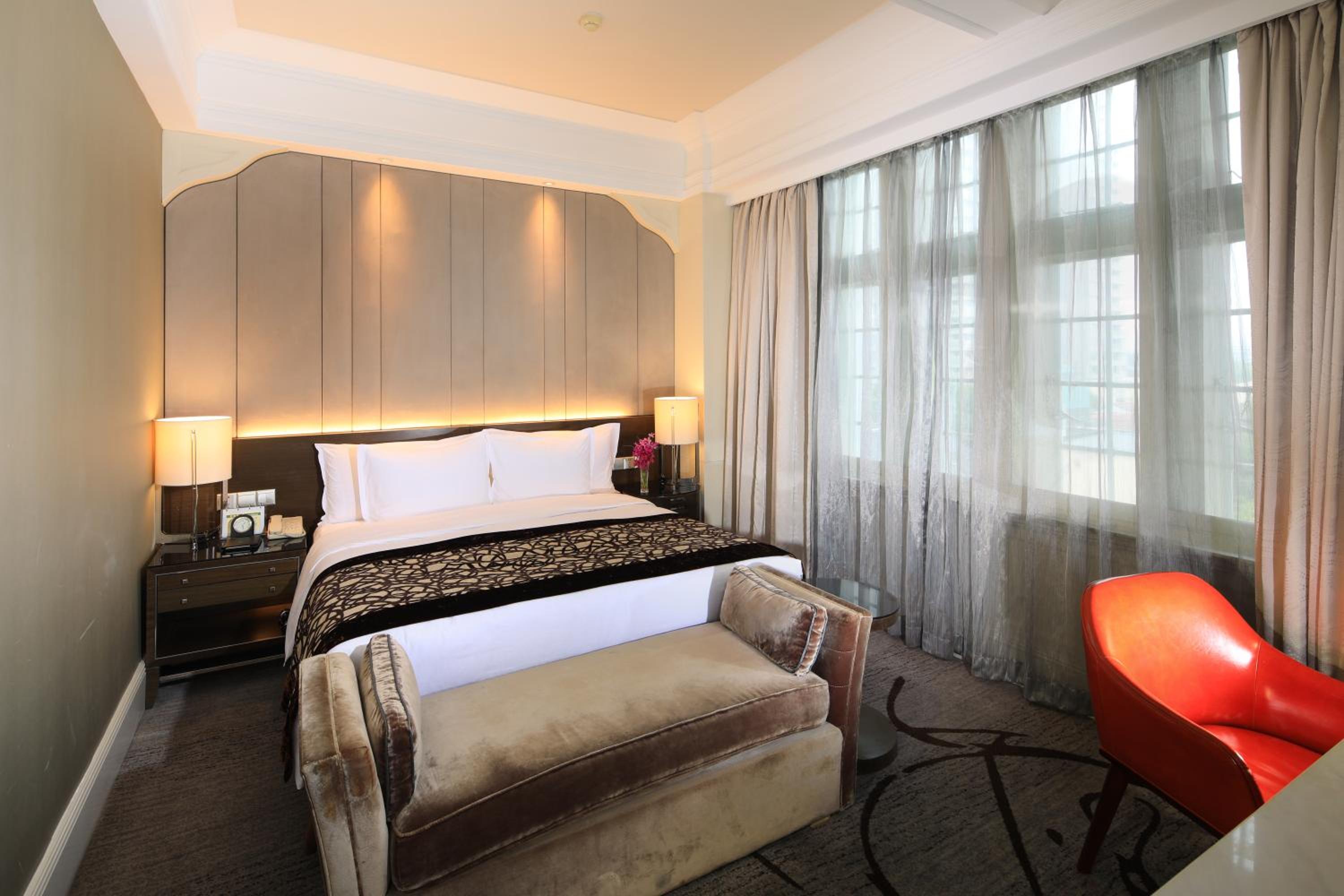 Cathay Building Deluxe King Room
