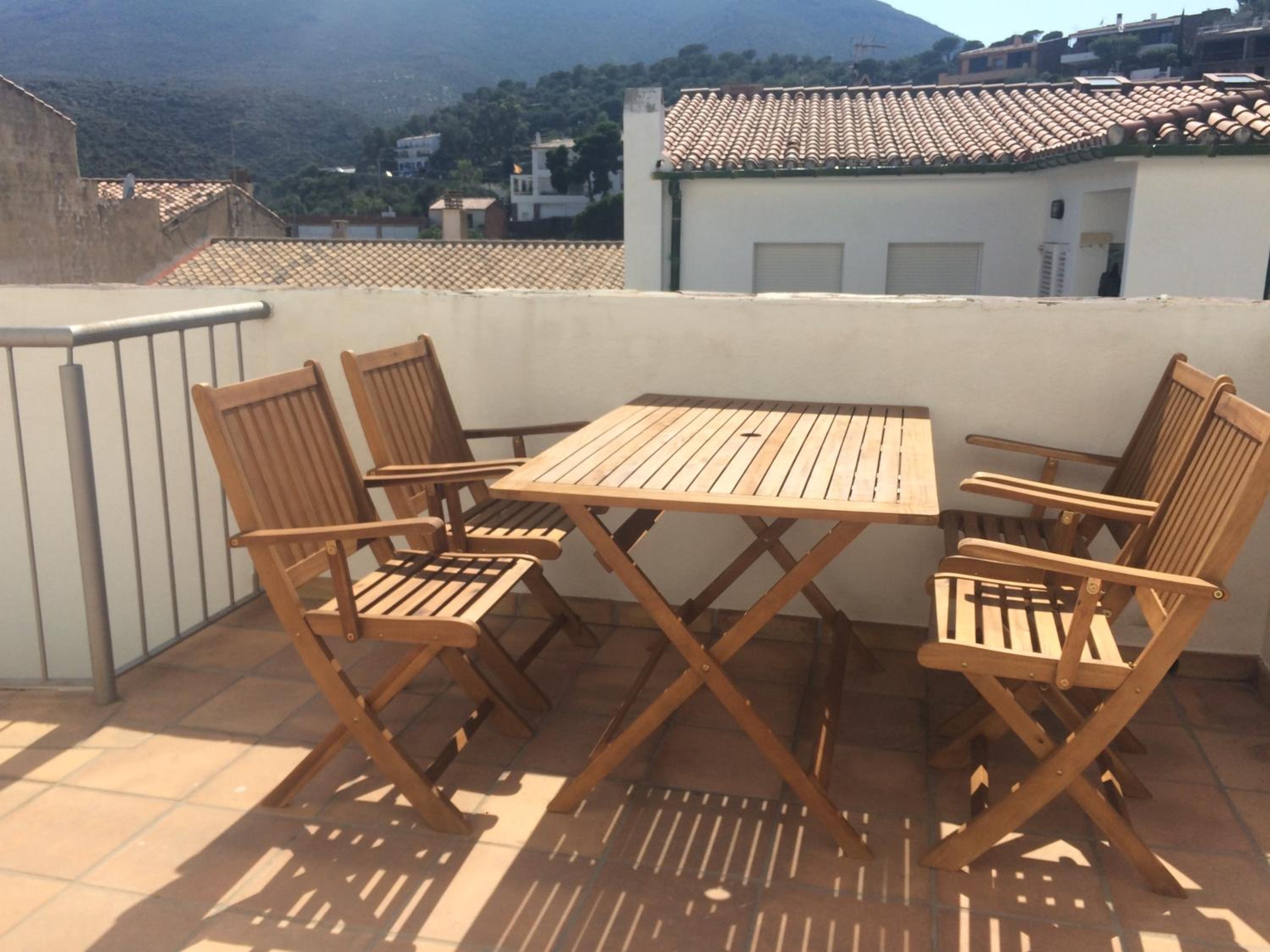 Apartment with Terrace - Photo 6