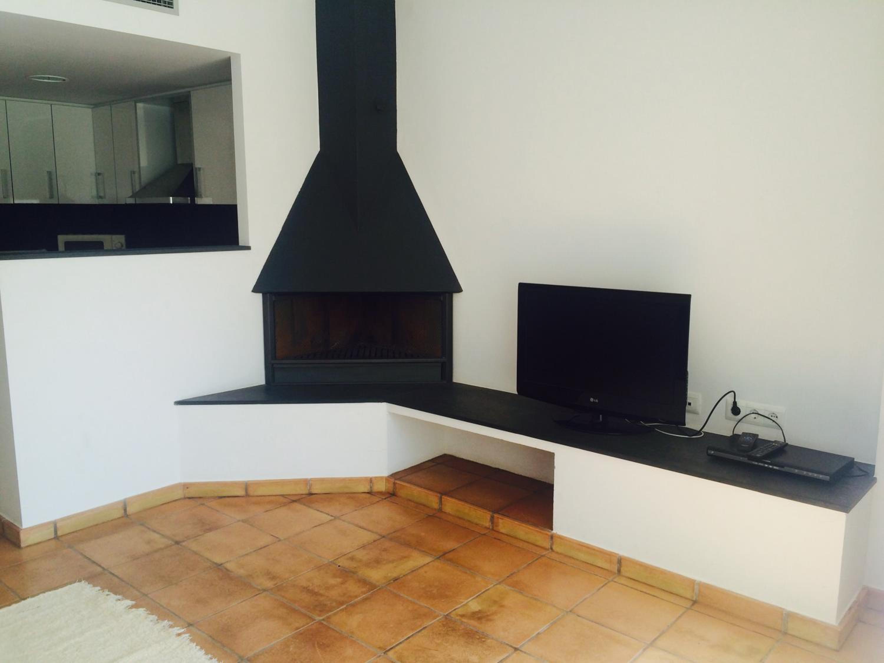 Apartment with Terrace - Photo 7