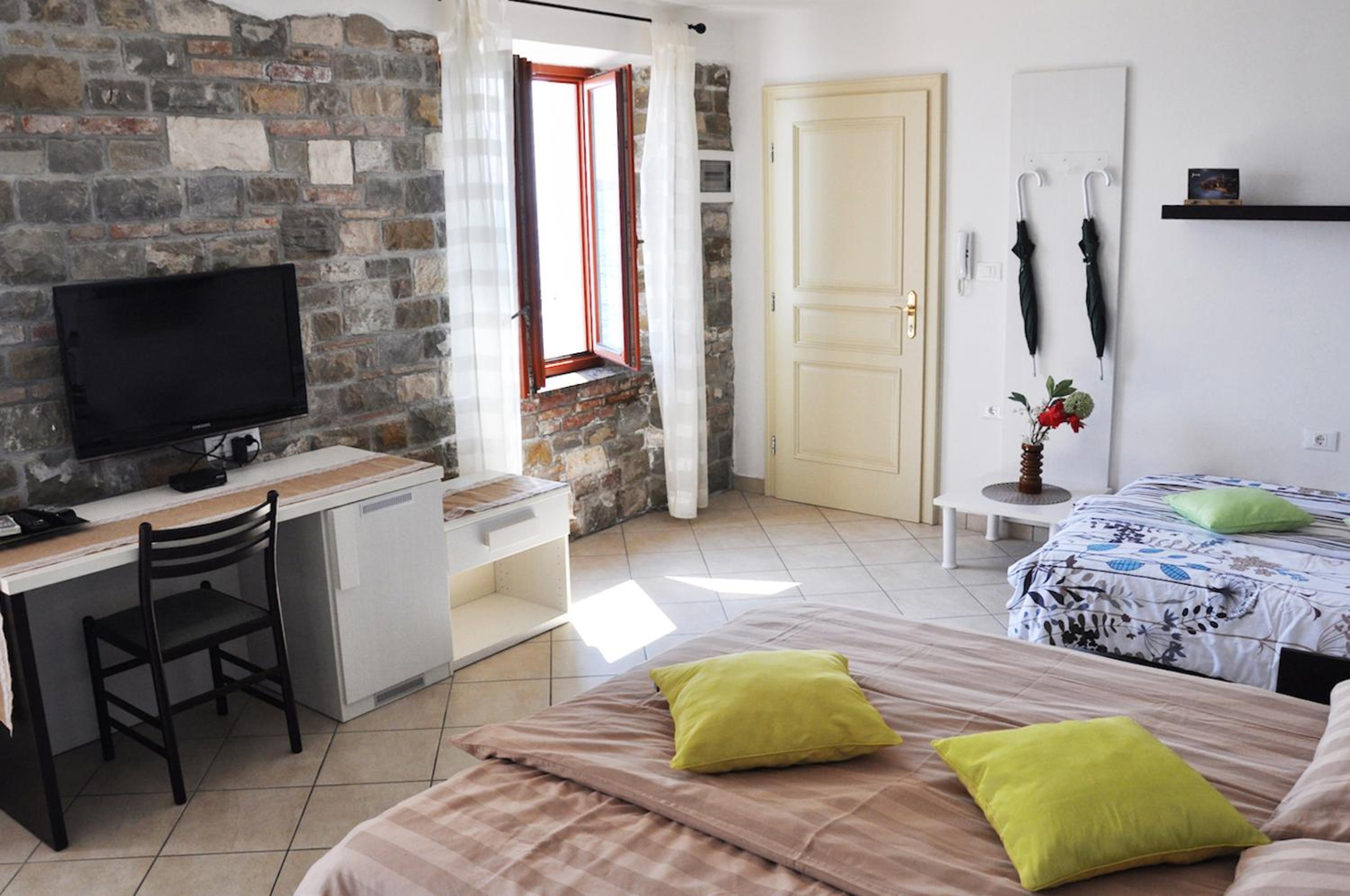Studio Apartment with Sea View photo 3
