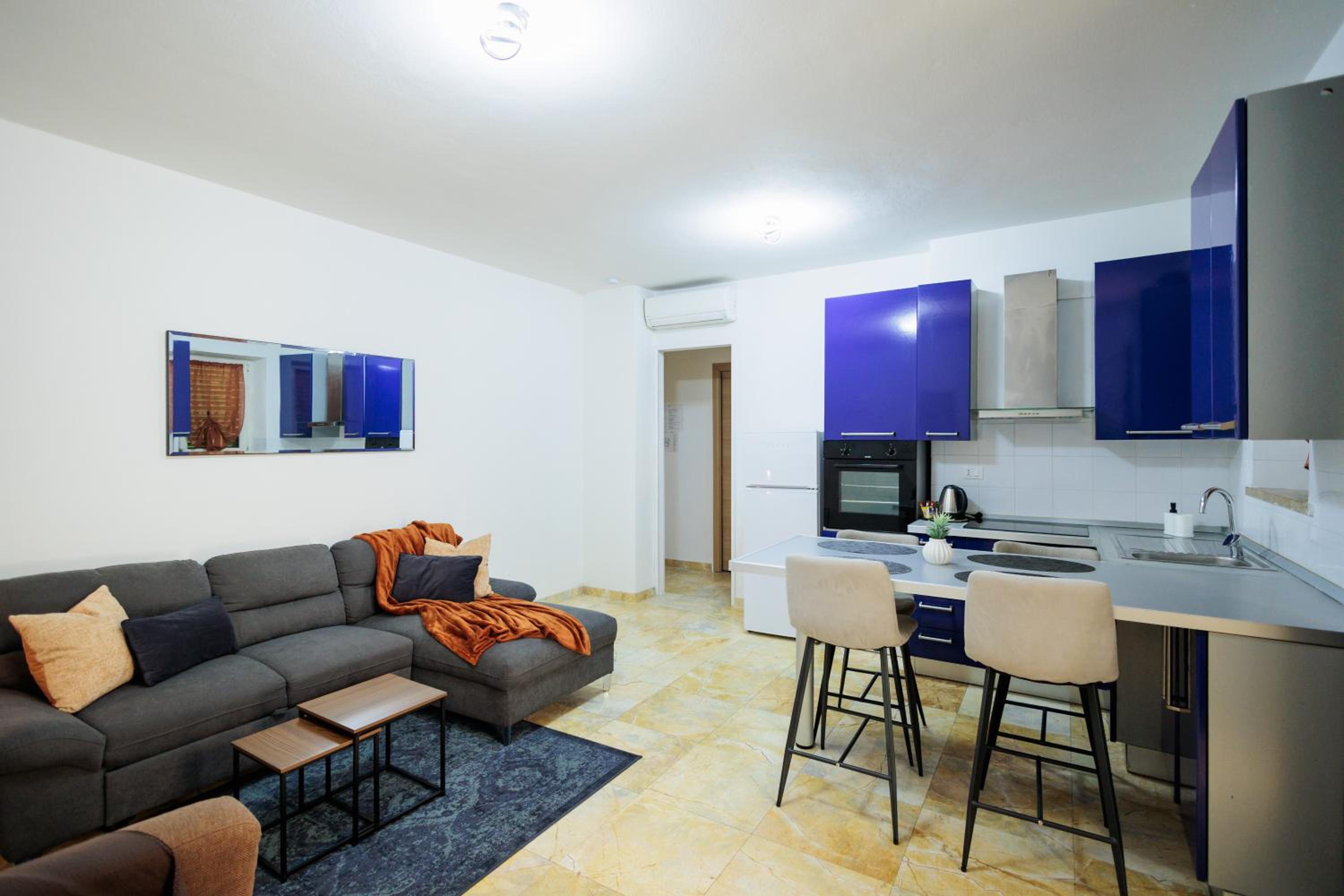 One-Bedroom Apartment with Terrace photo 3
