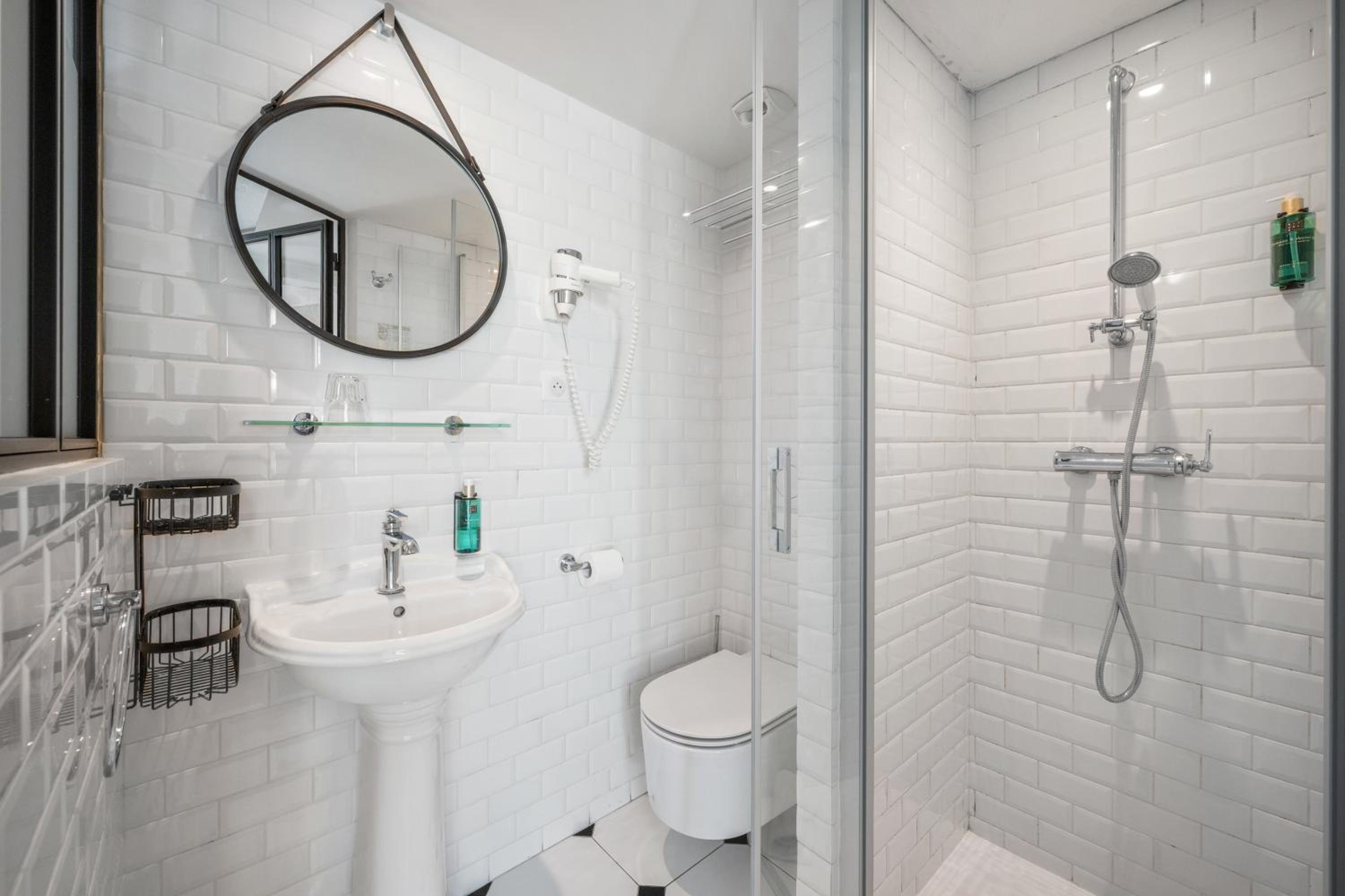 Small Double Room - Photo 1
