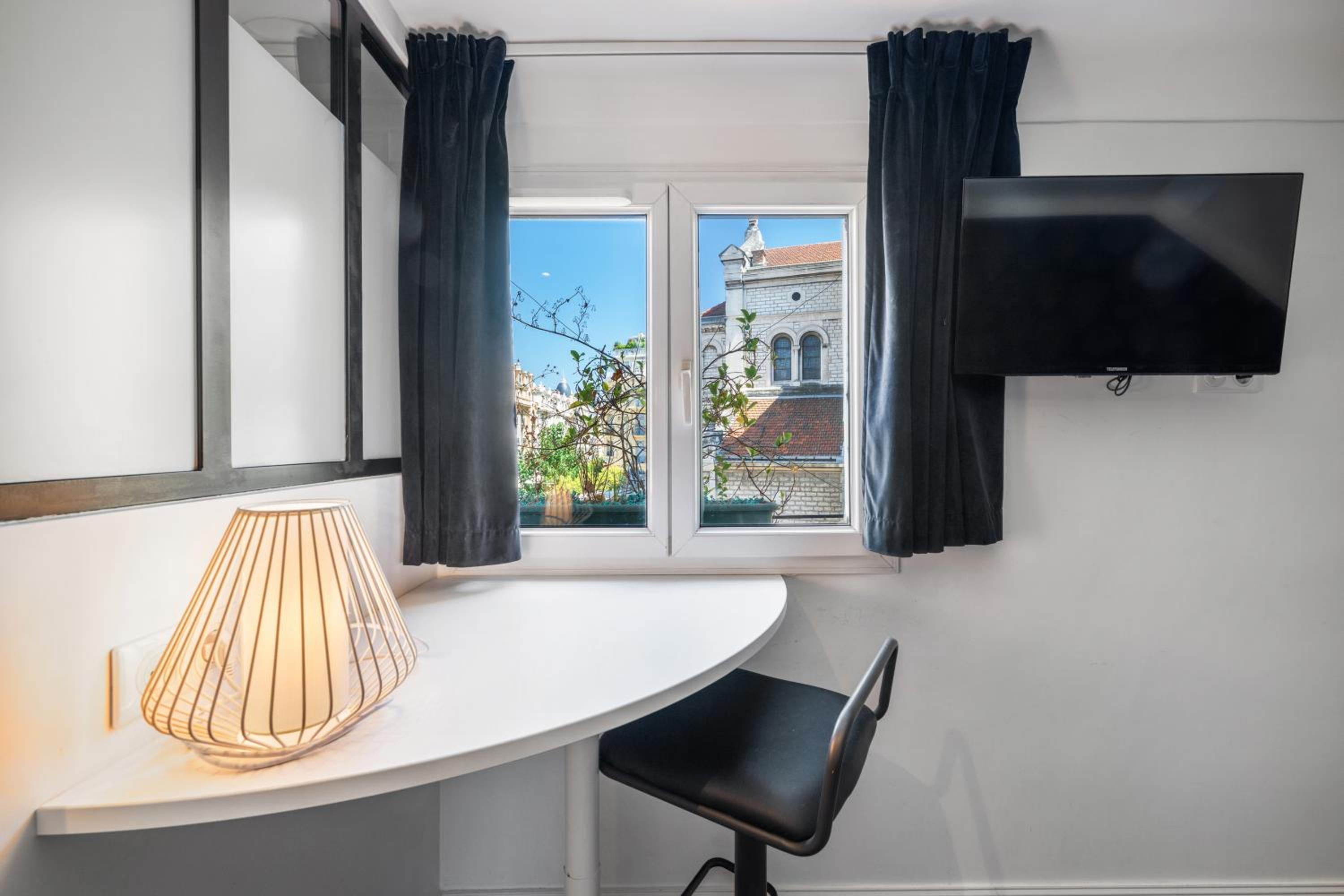 Small Double Room - Photo 2