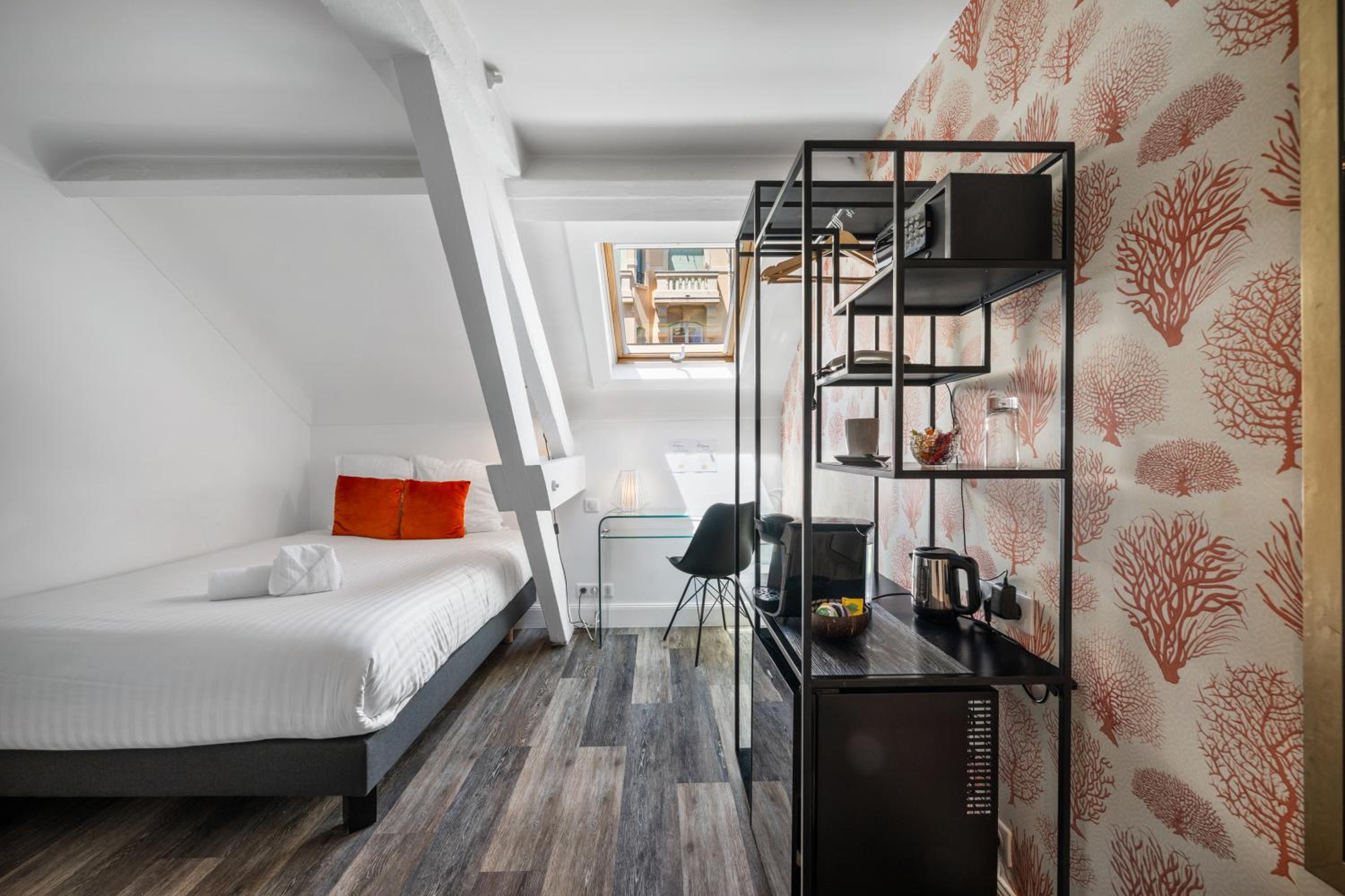Small Double Room - Photo 4