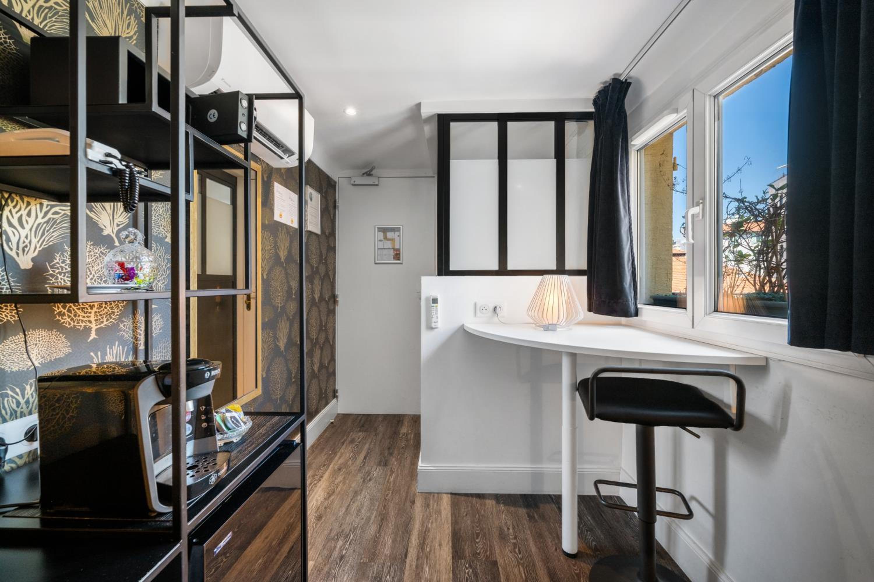 Small Double Room - Photo 8