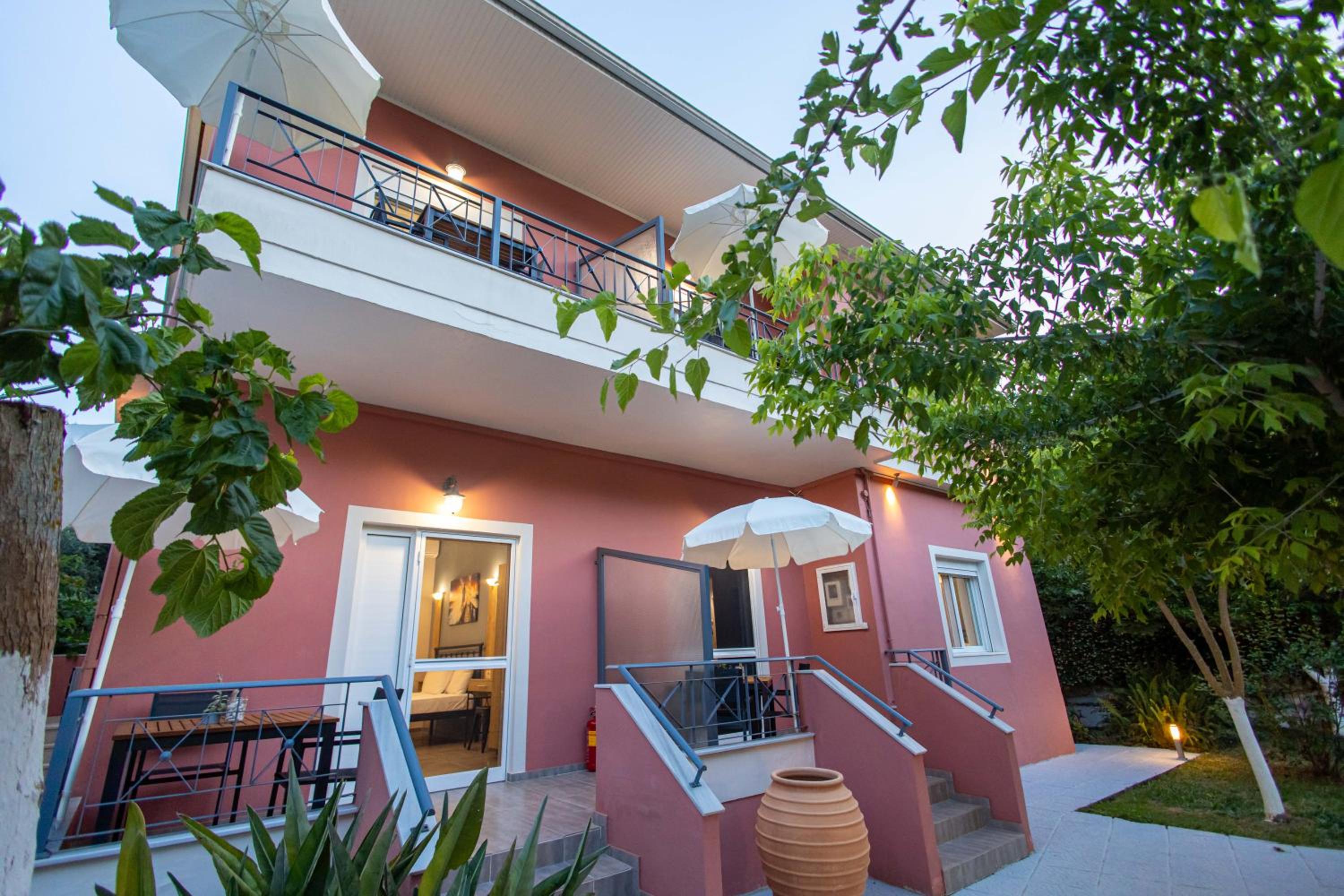 Villa photo 2