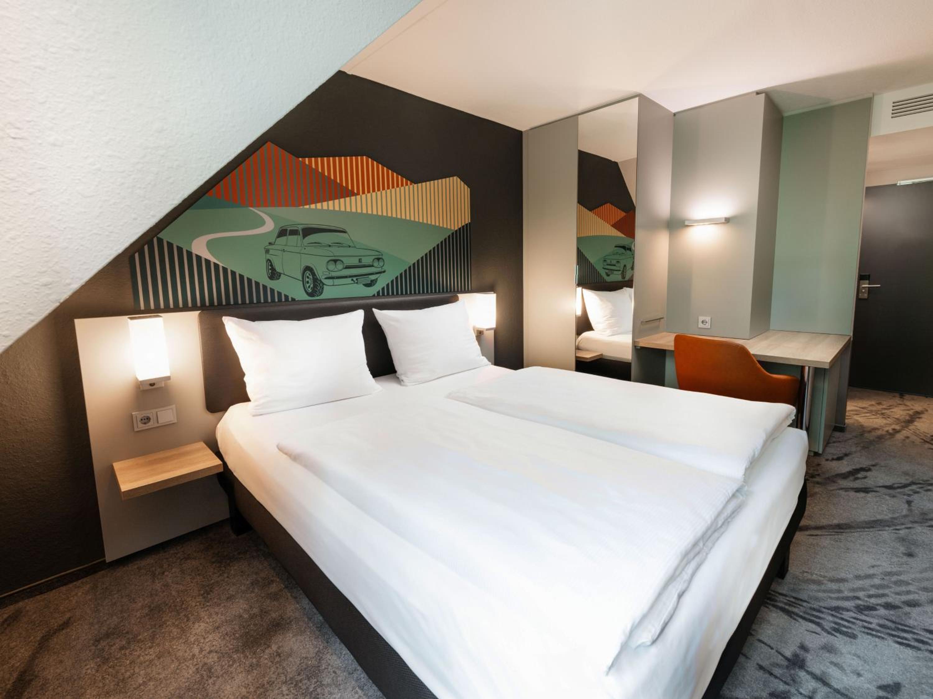 Standard Double Room - Photo 8