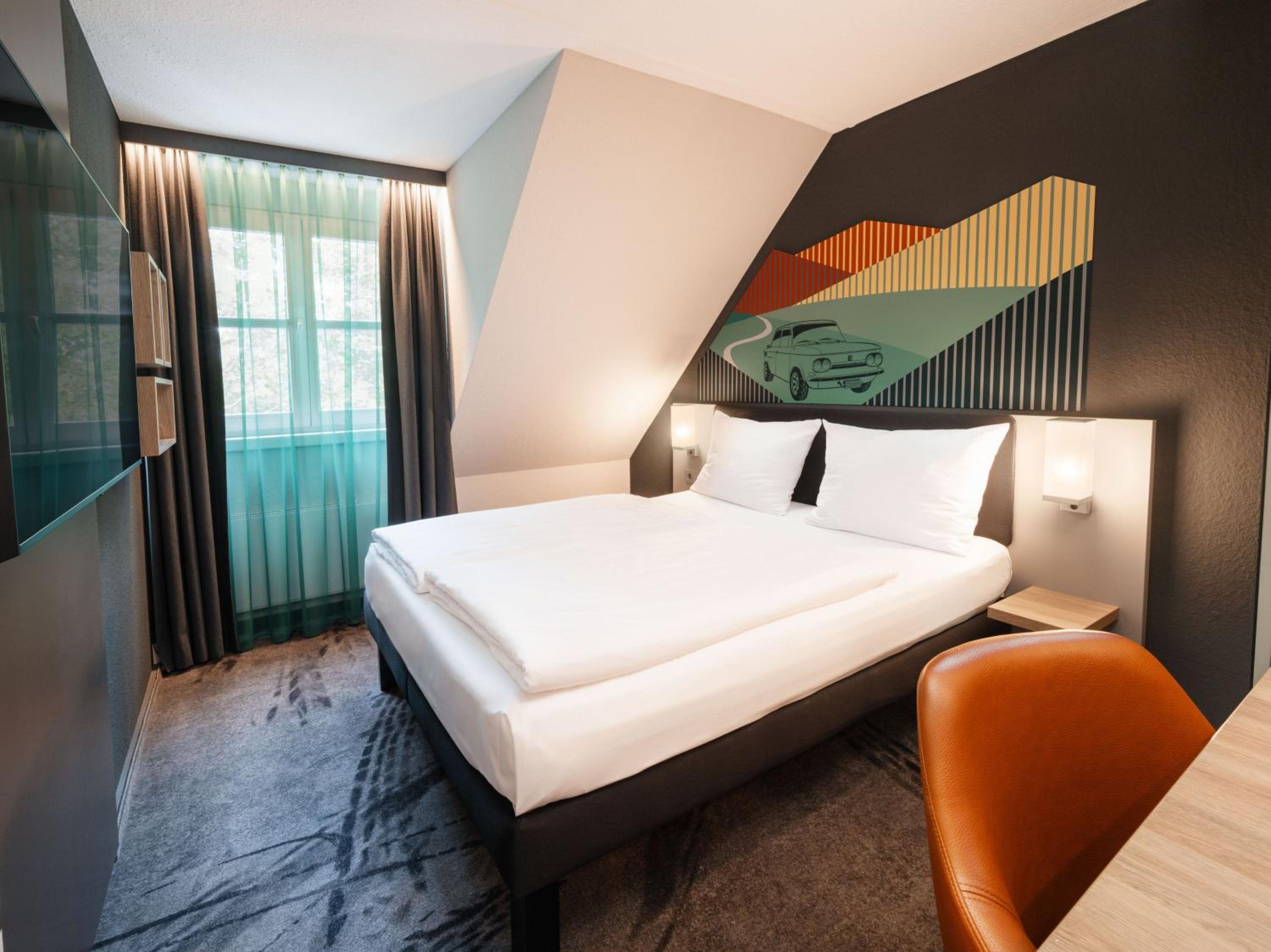 Standard Double Room - Photo 9