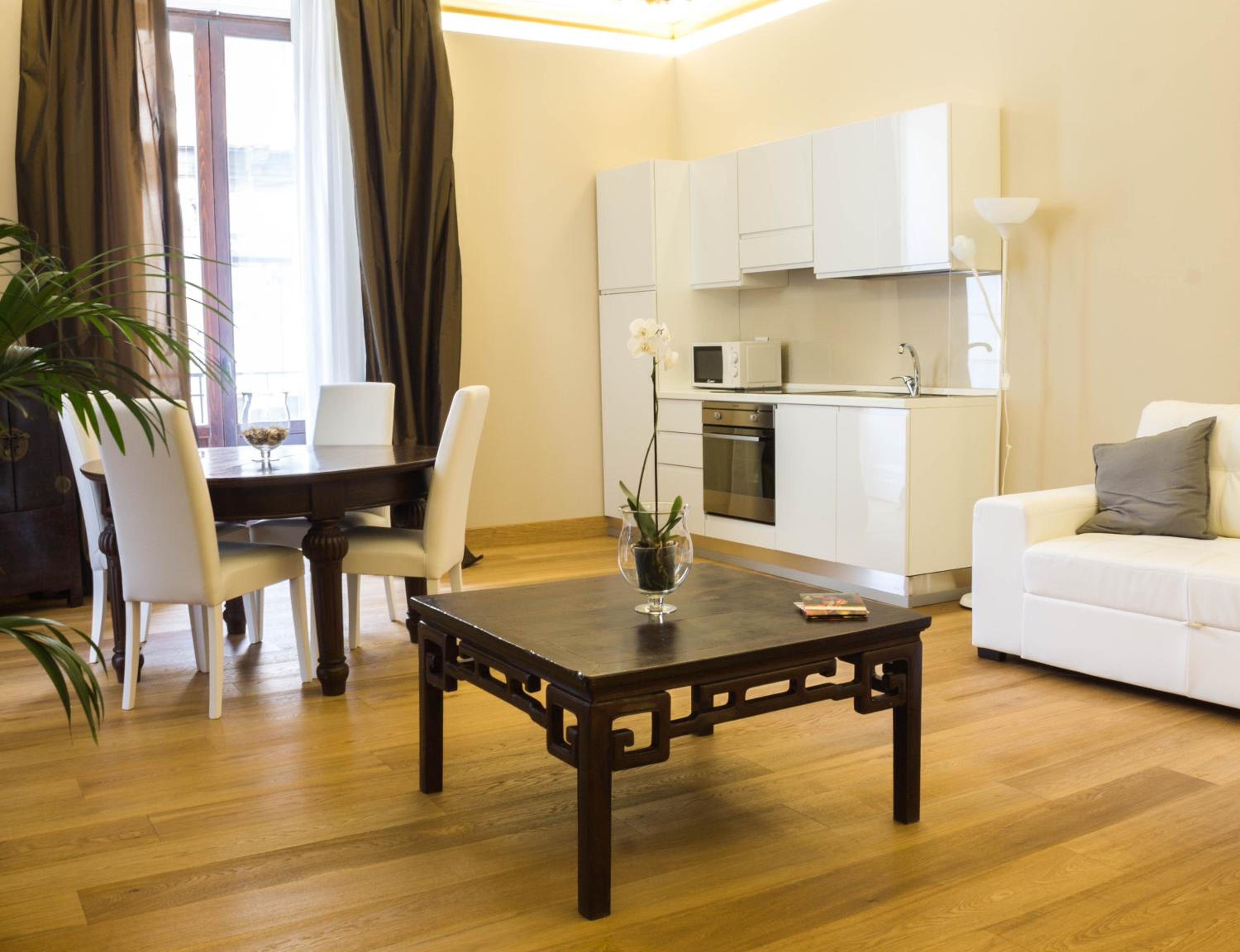 Apartment with Balcony photo 1