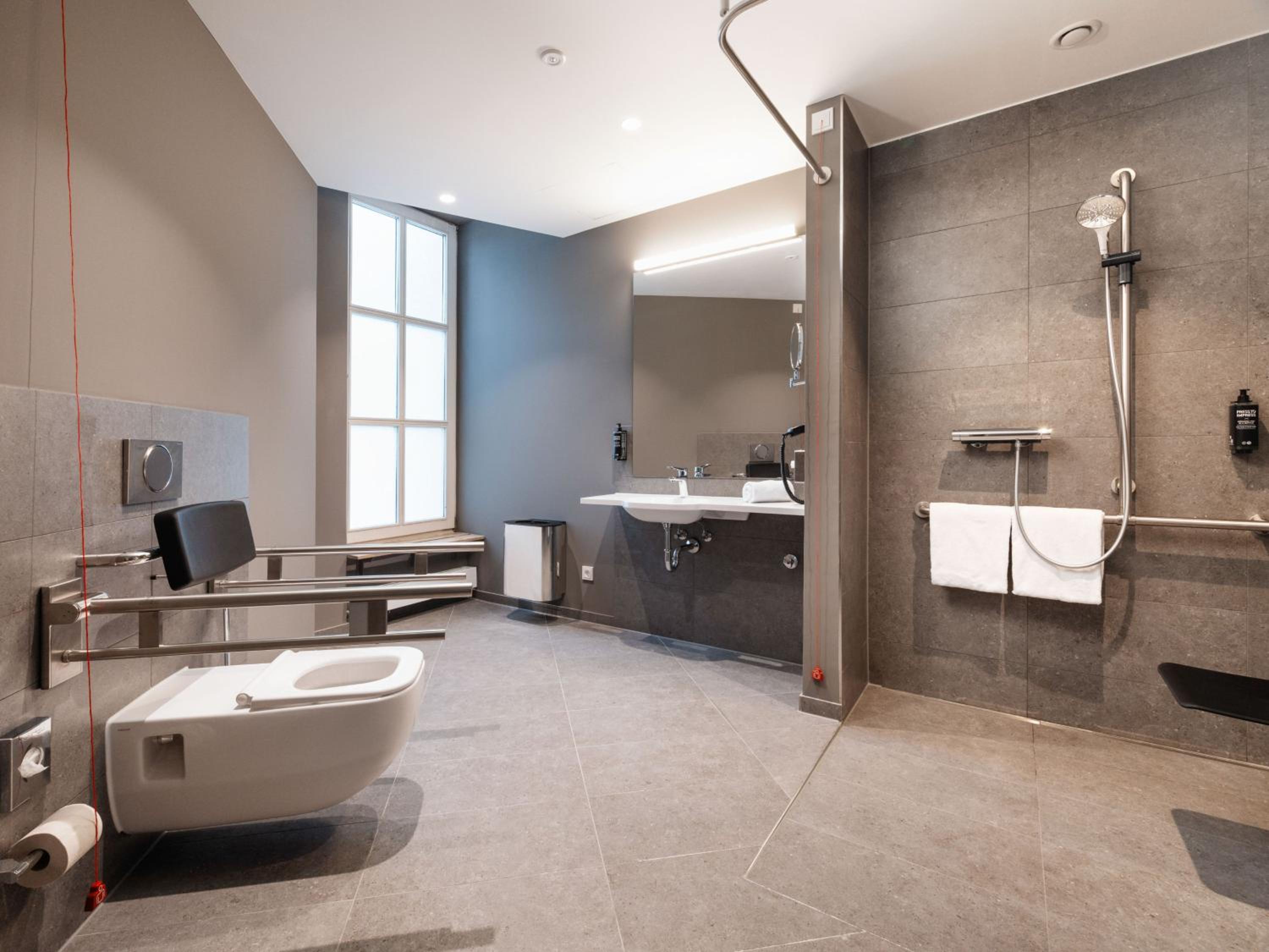 Standard Double Room - Mobility Accessible