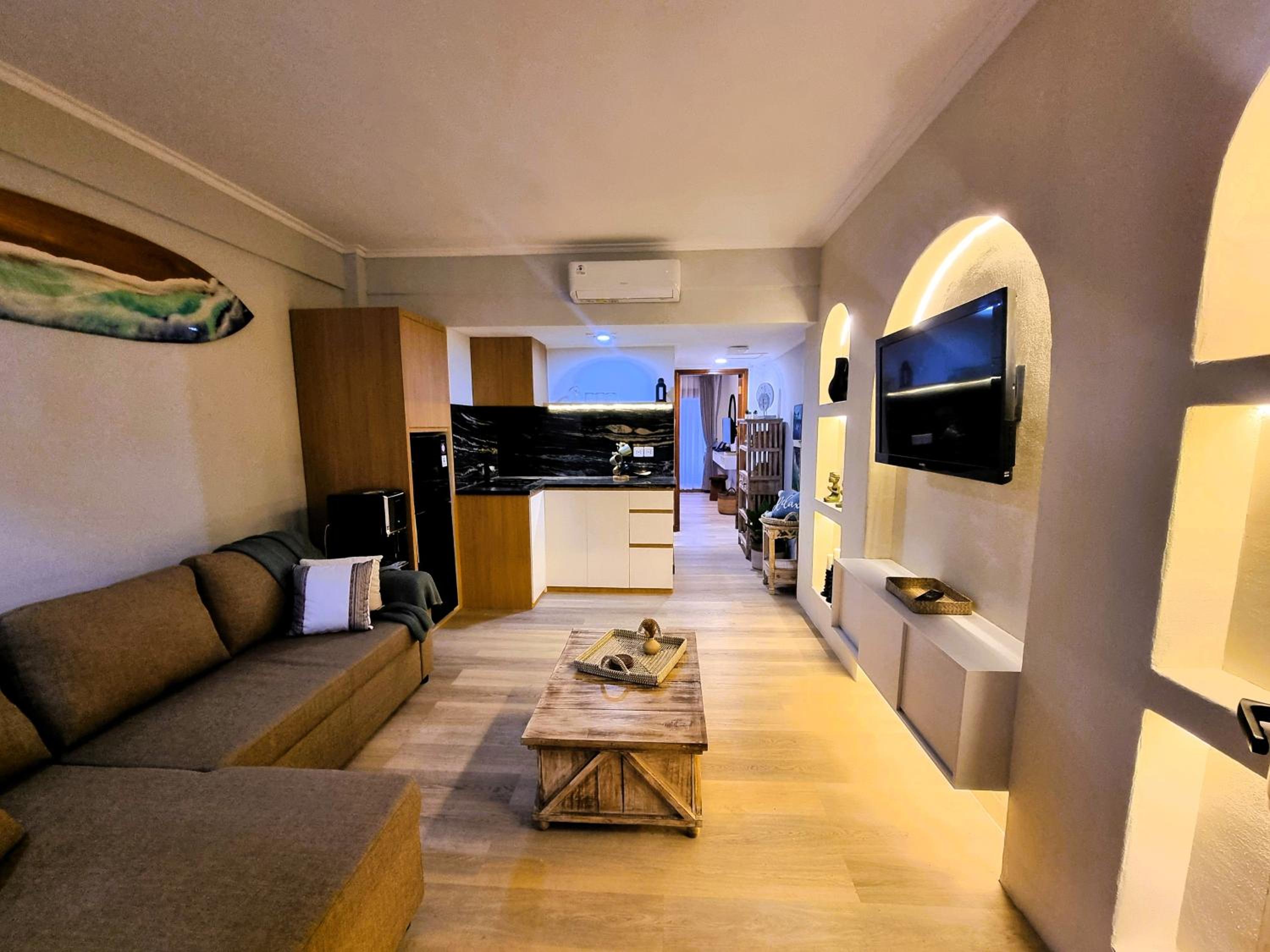 Classic One-Bedroom Apartment with King Bed