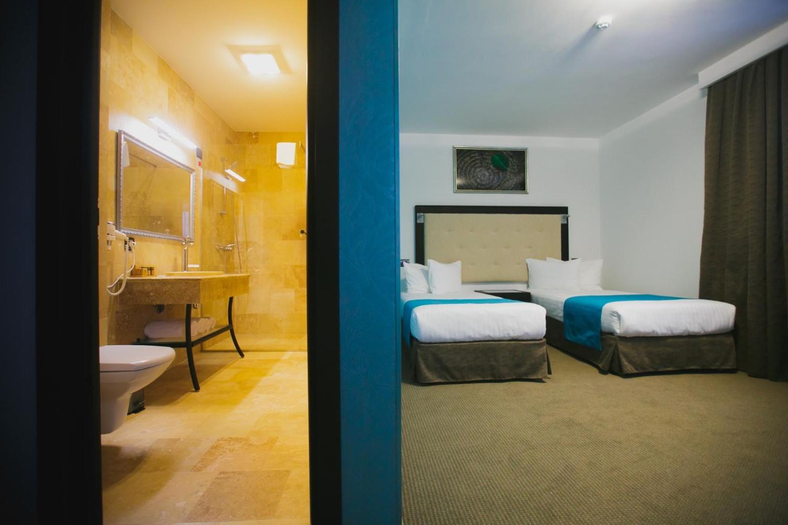 Double or Twin Room with Swimming Pool Access photo 2