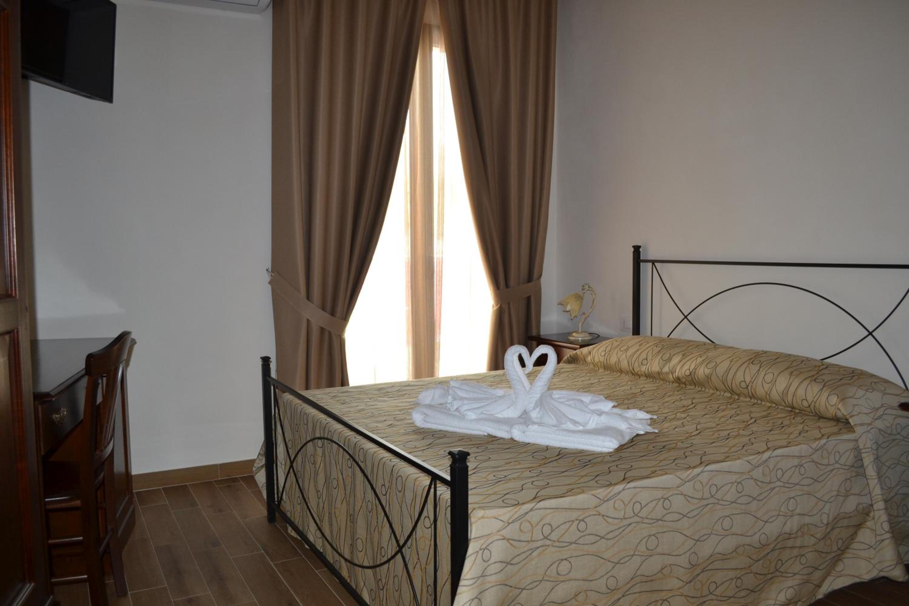 Triple Room with Balcony photo 3