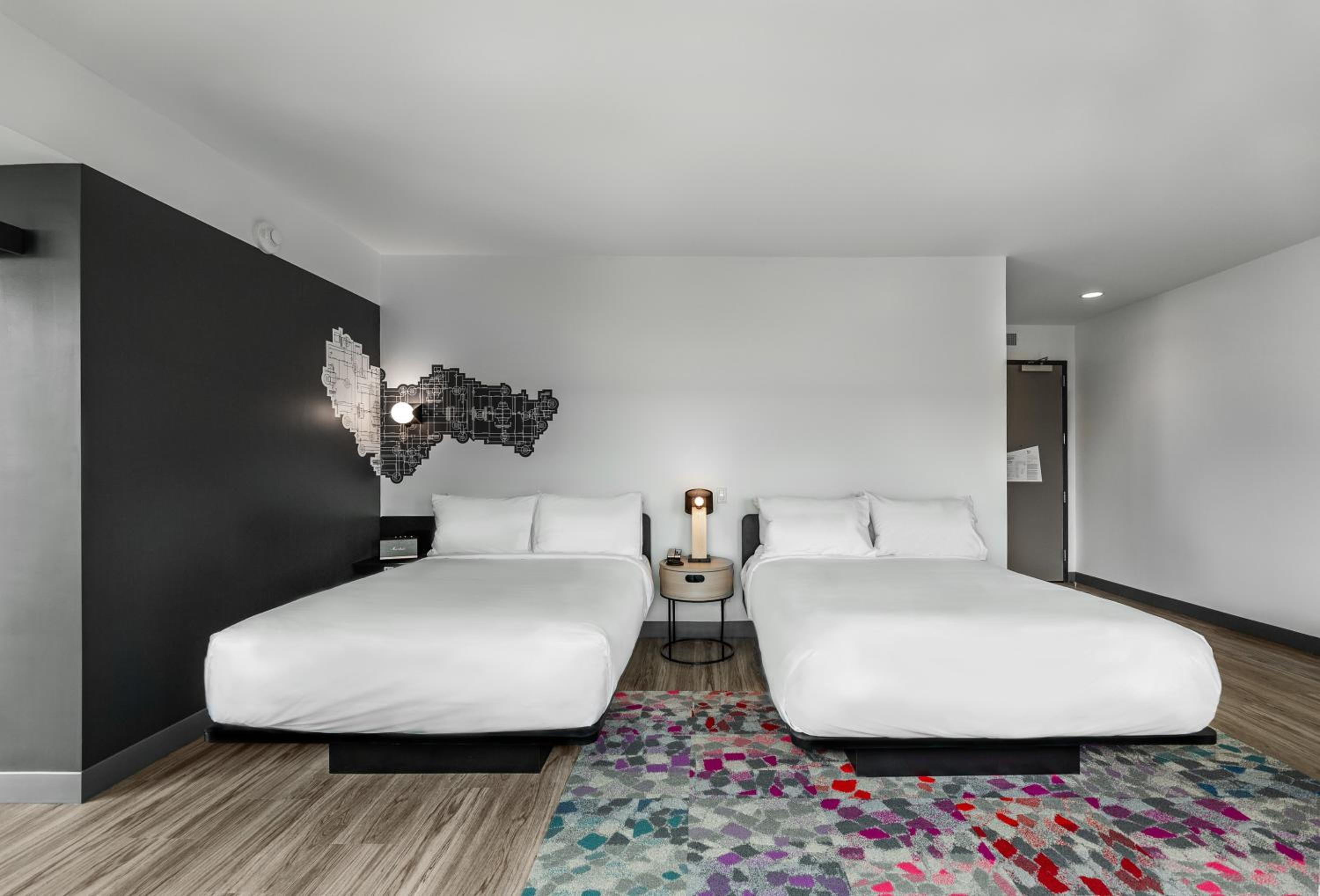 Aloft Queen Room - Photo 1