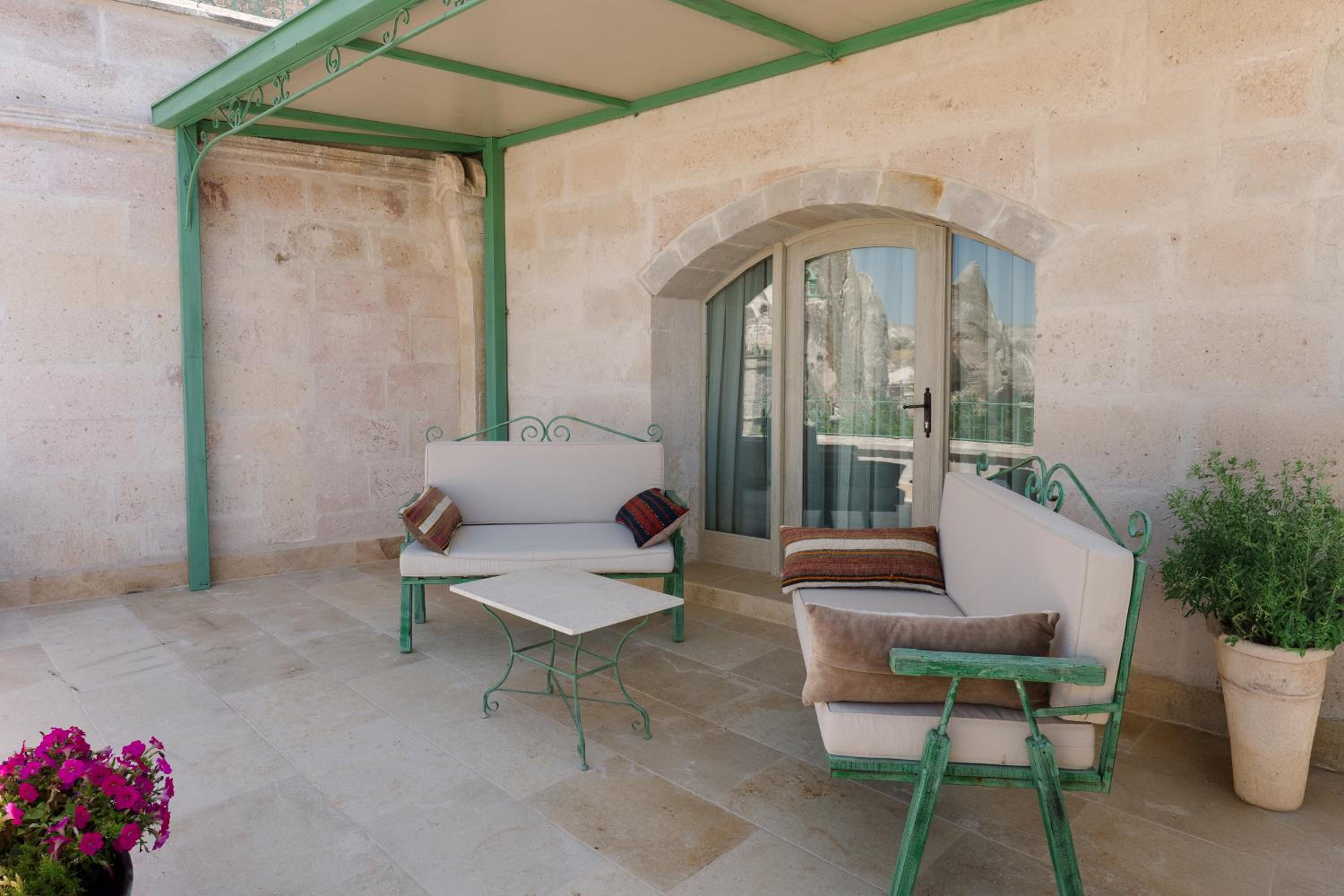 Suite with Terrace - Photo 10