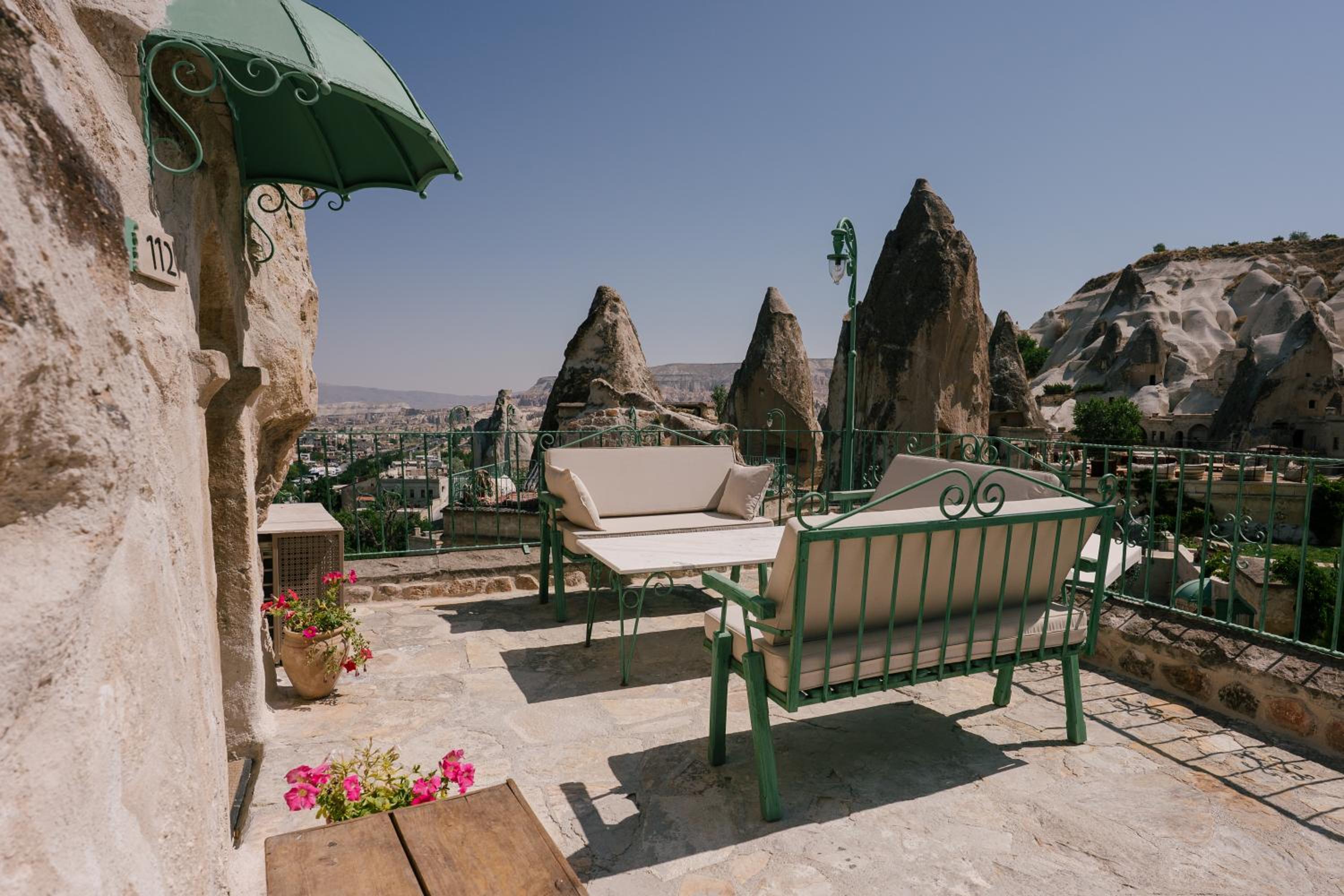Suite with Terrace - Photo 6