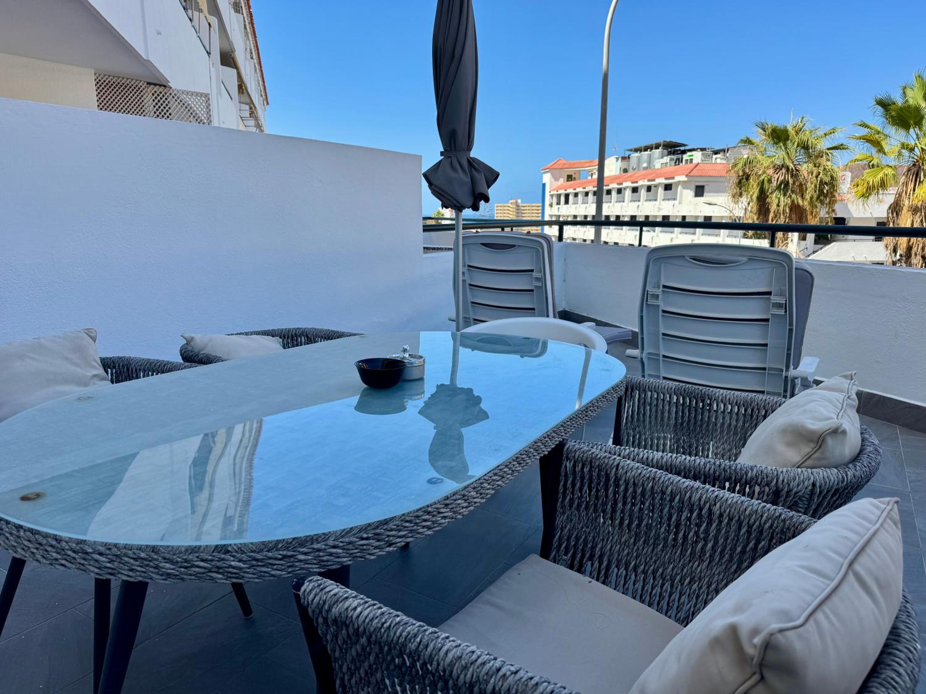 One-Bedroom Apartment with View