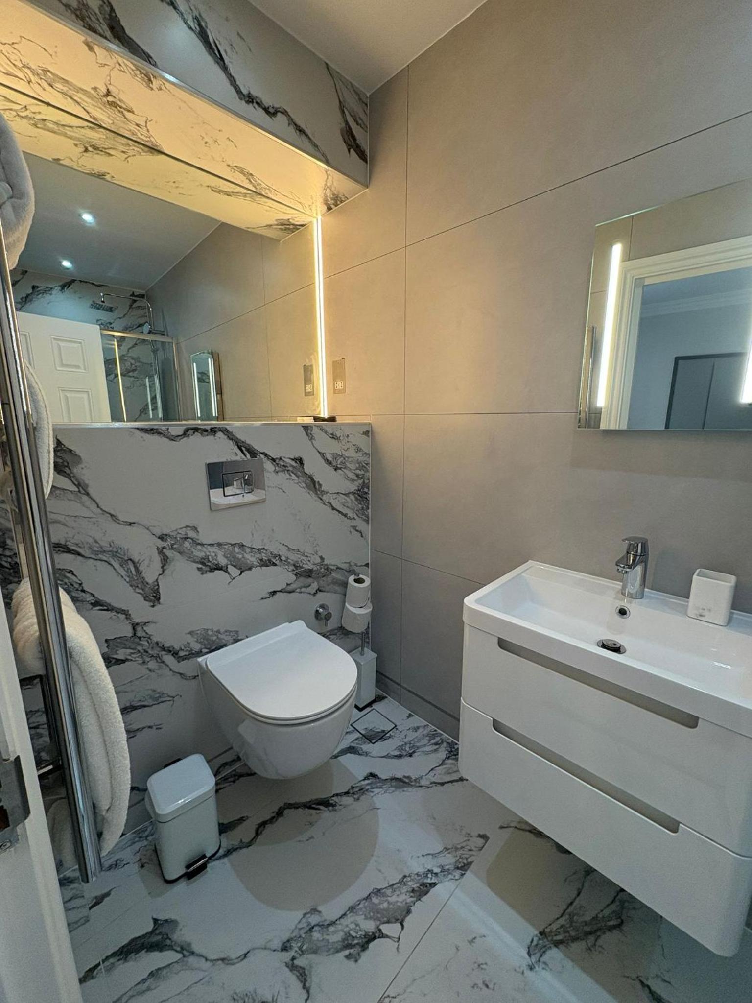 One-Bedroom Apartment - Annex photo 1