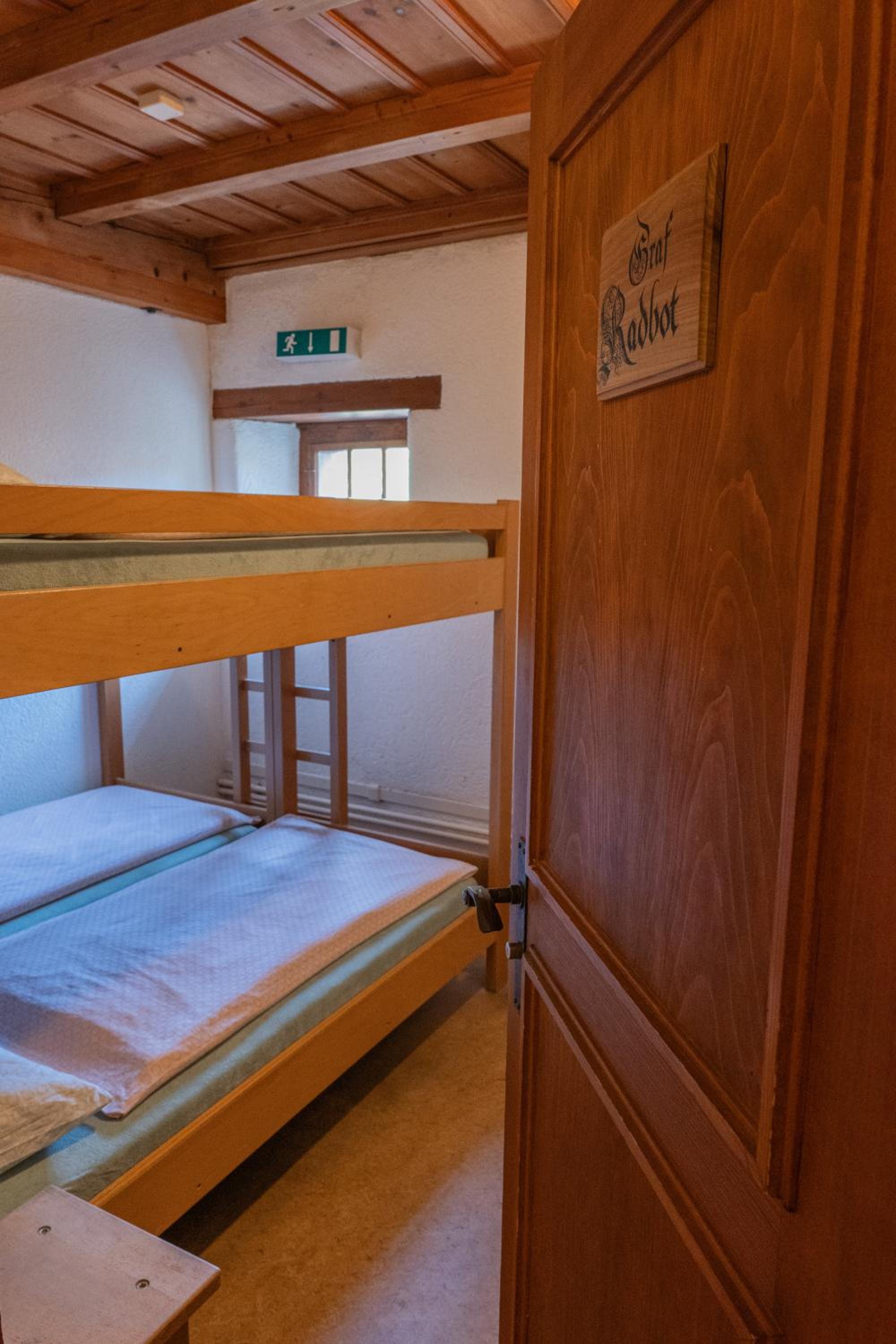 Quadruple Room with Shared Bathroom photo 3