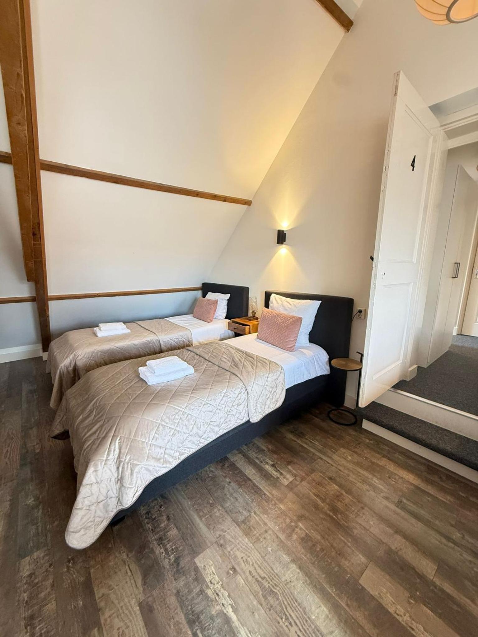 Deluxe Twin Room photo 2