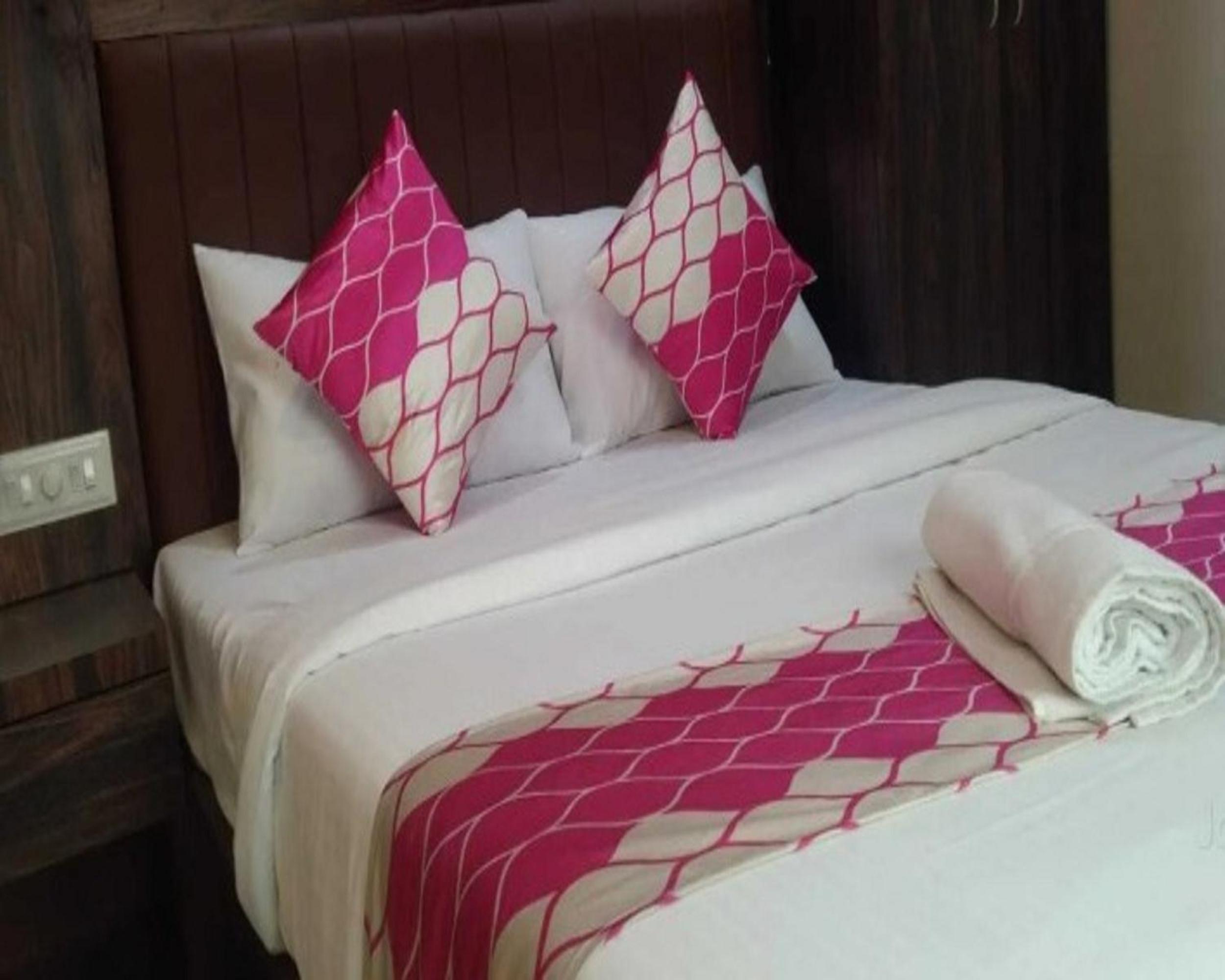 Deluxe Room - Photo 14