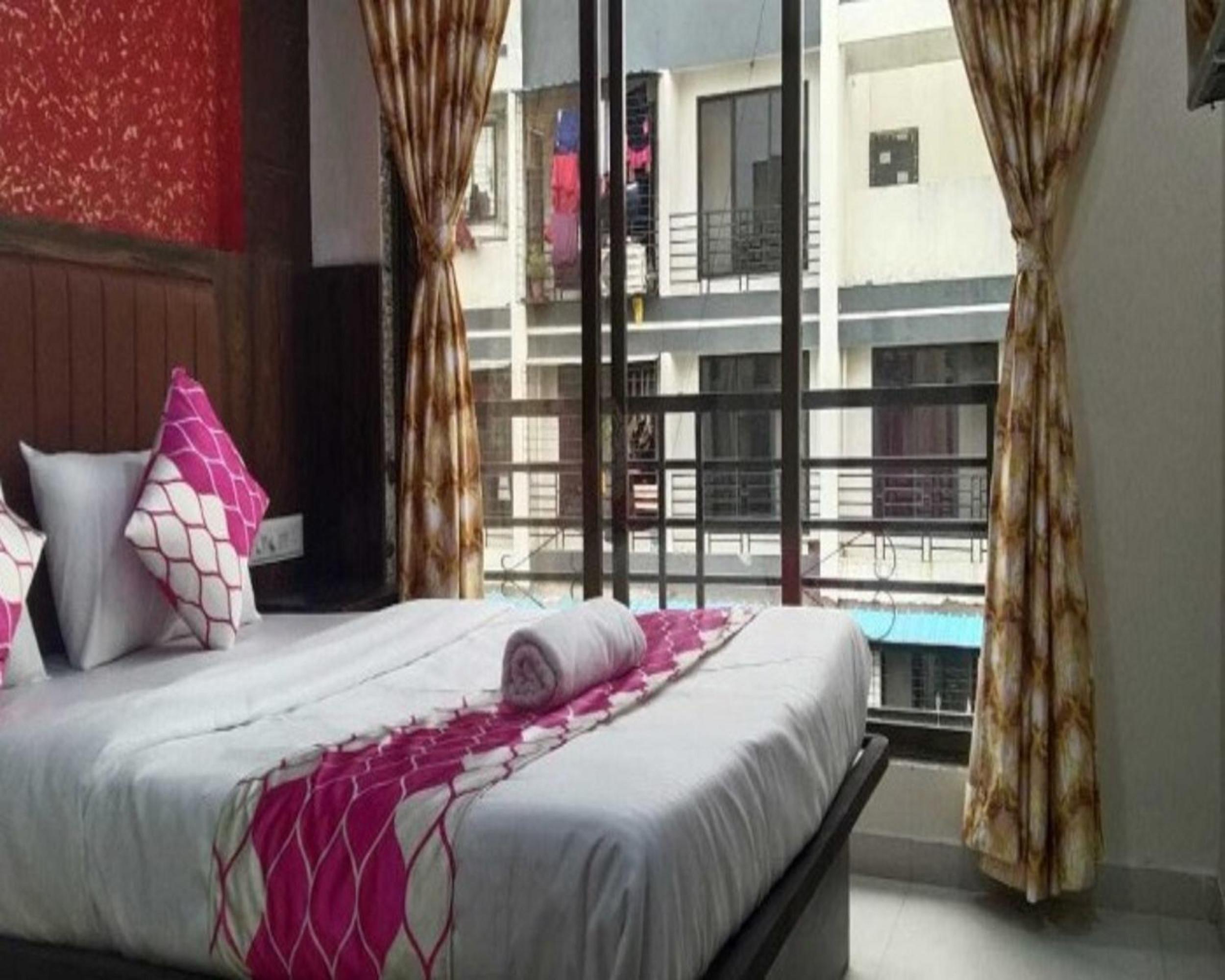 Deluxe Room - Photo 5