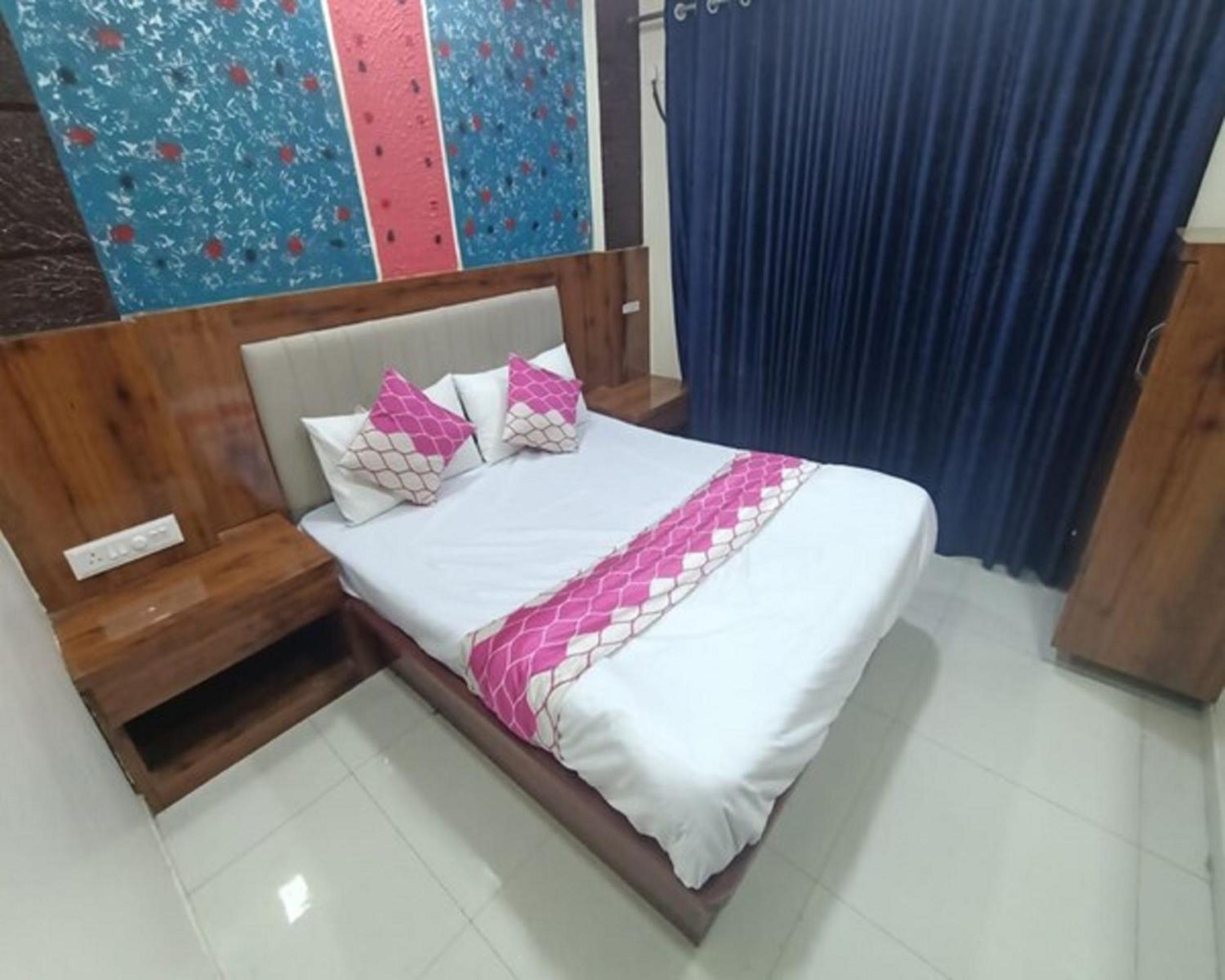 Deluxe Room - Photo 1
