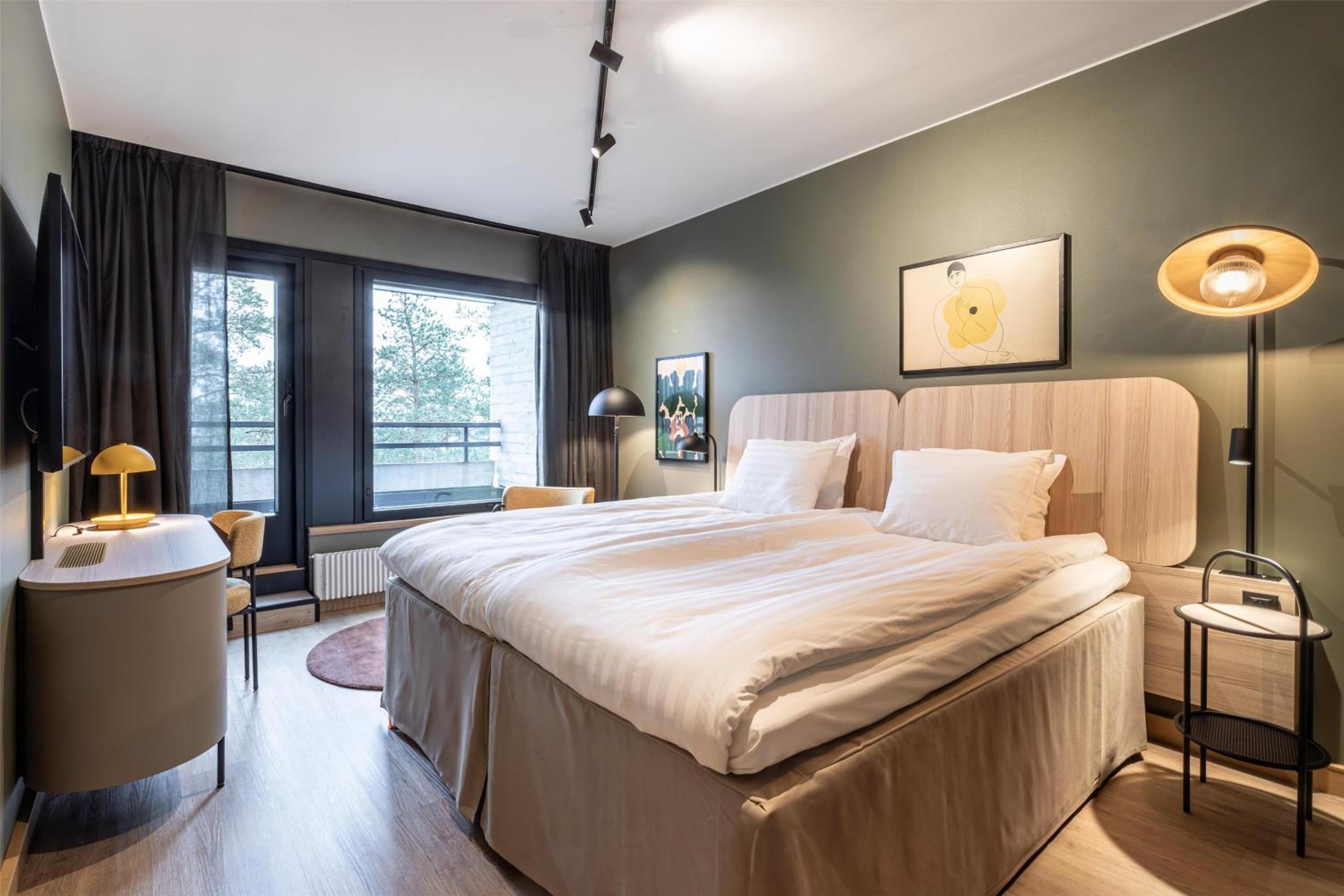 Superior King room with balcony - Photo 1