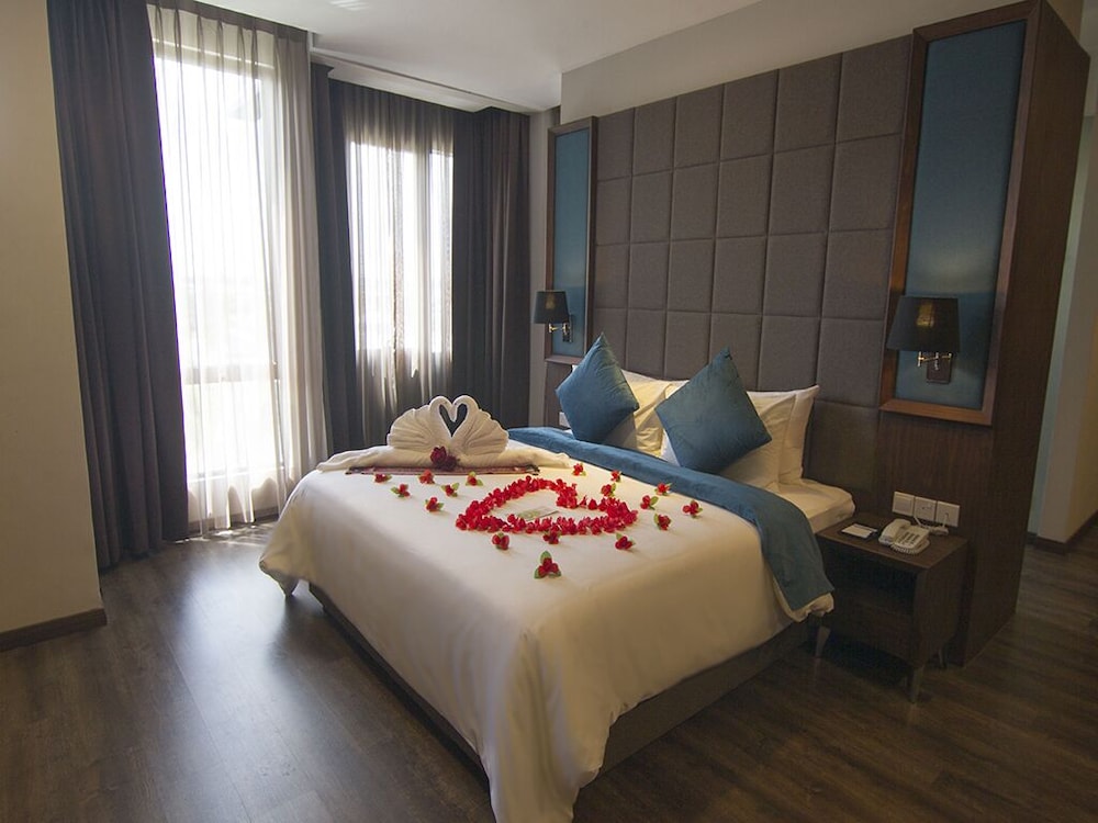 Junior Suite - City View photo 1