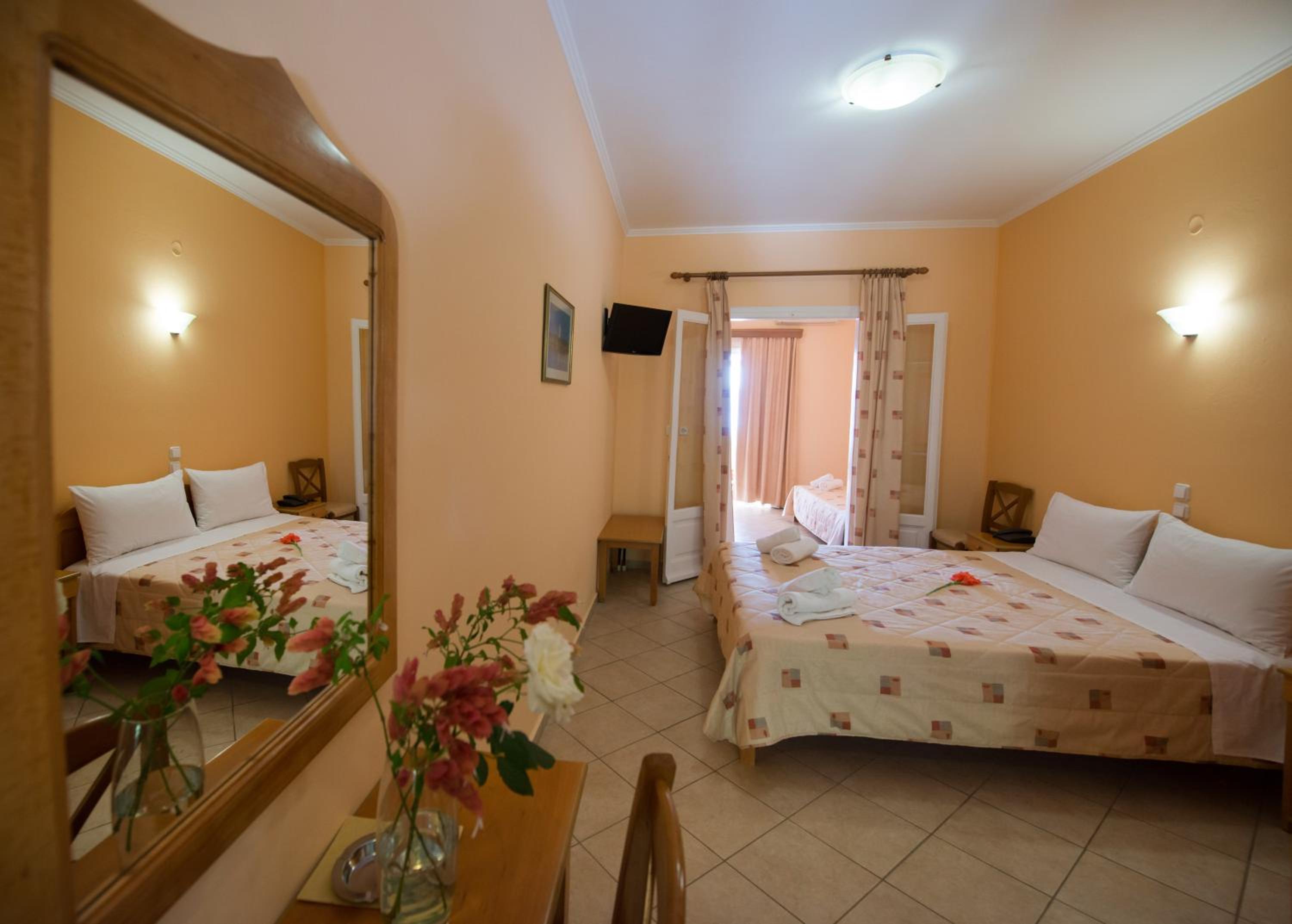 Standard Triple Room with Sea View