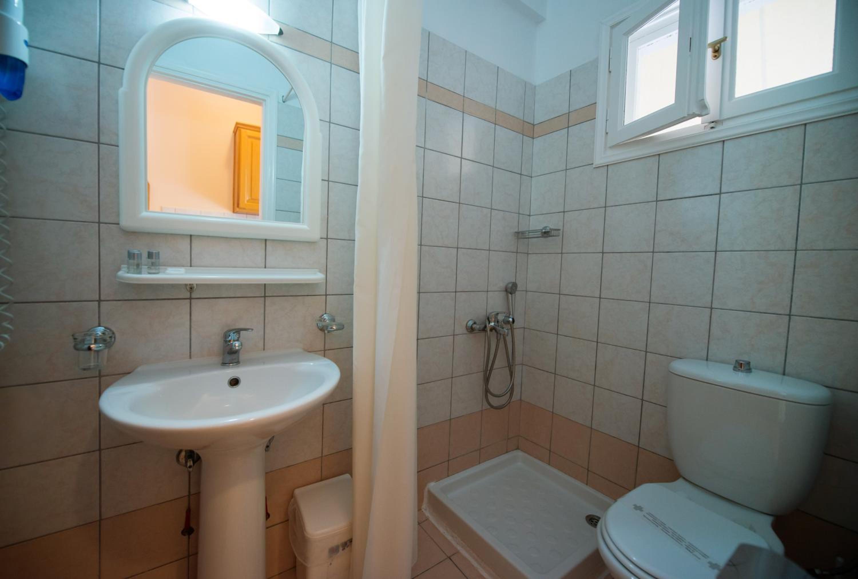 Standard Triple Room with Sea View