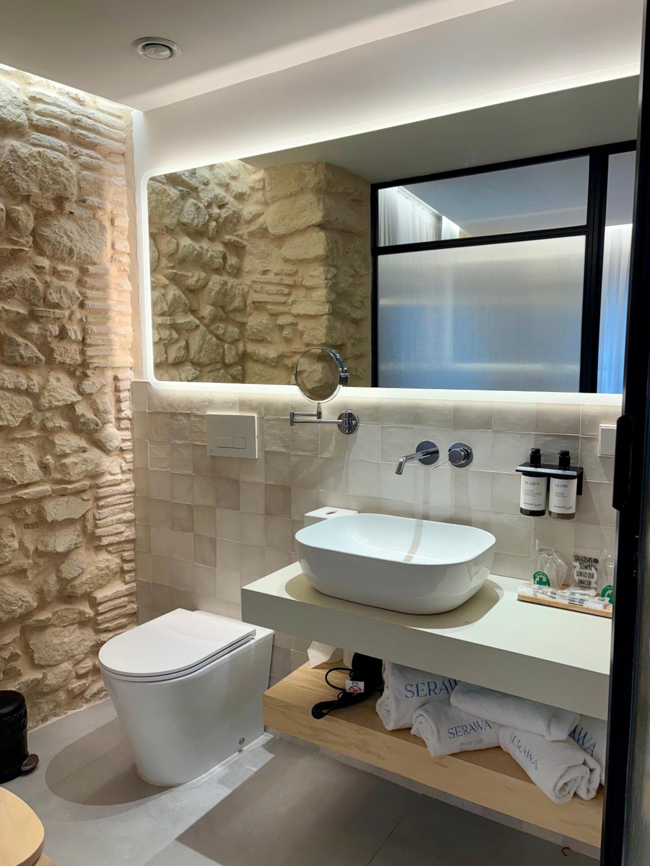 Double Room - Photo 7