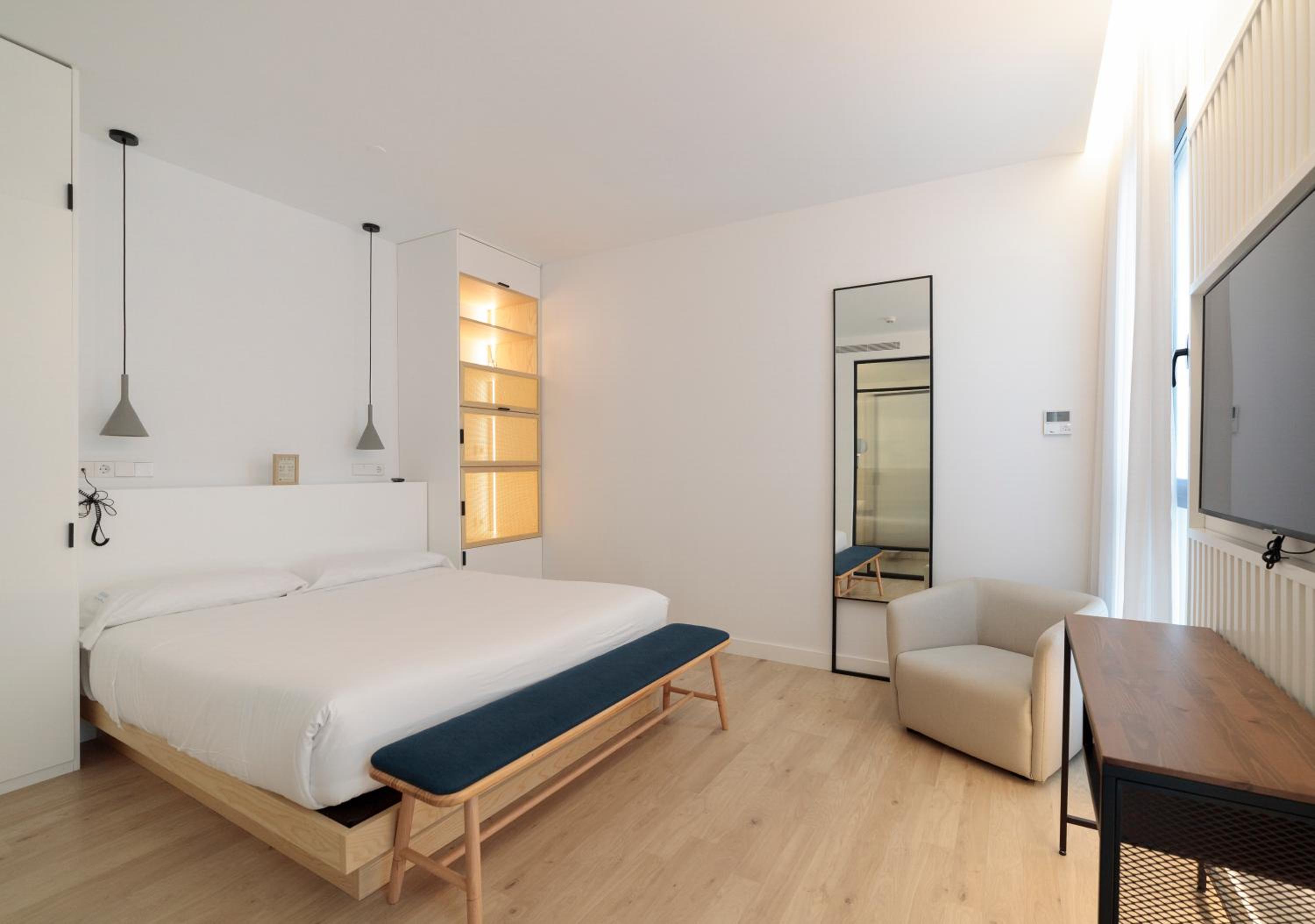 Double Room - Photo 6