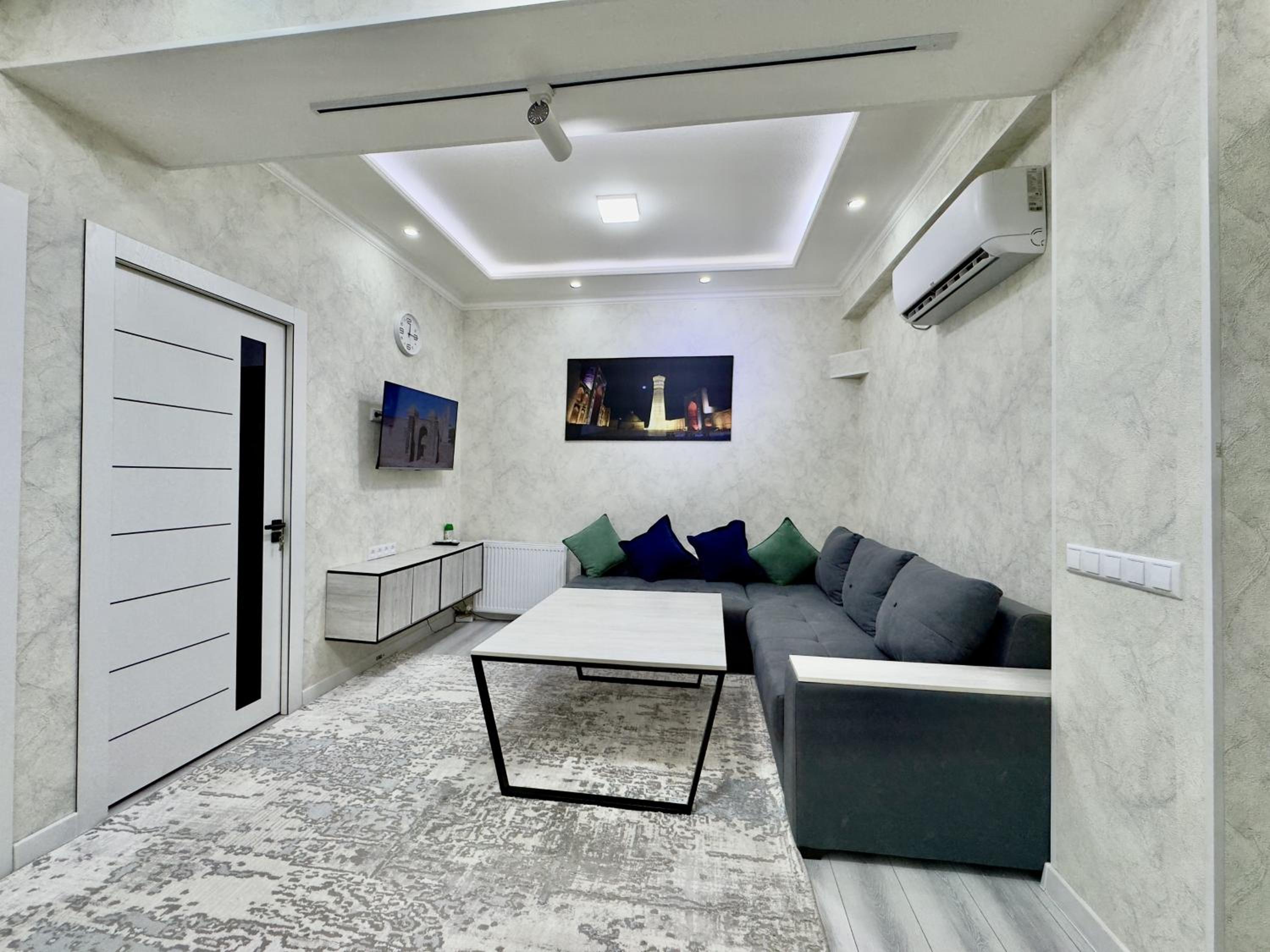 Two-Bedroom Apartment with City View photo 2