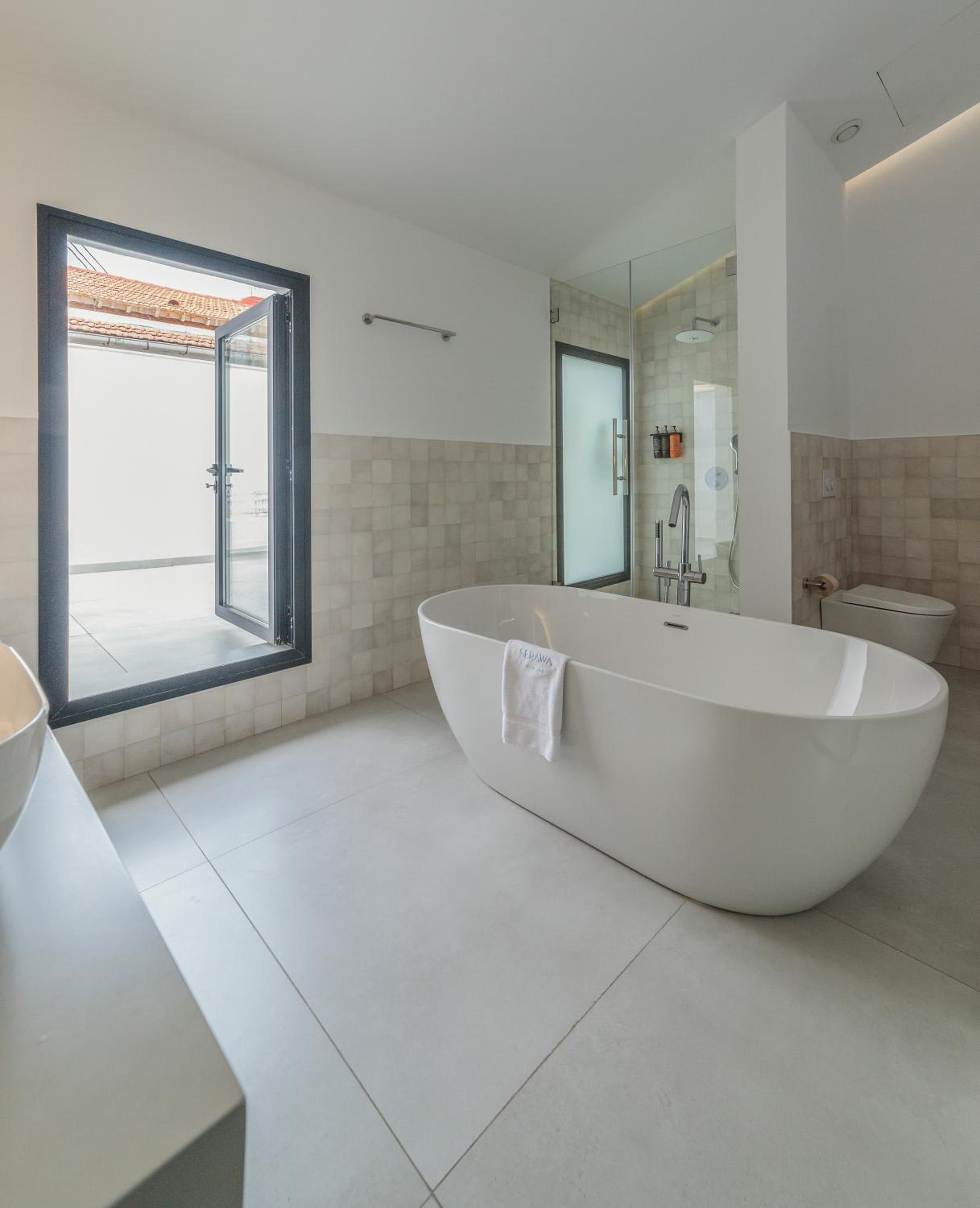 Junior Suite with Terrace - Photo 8