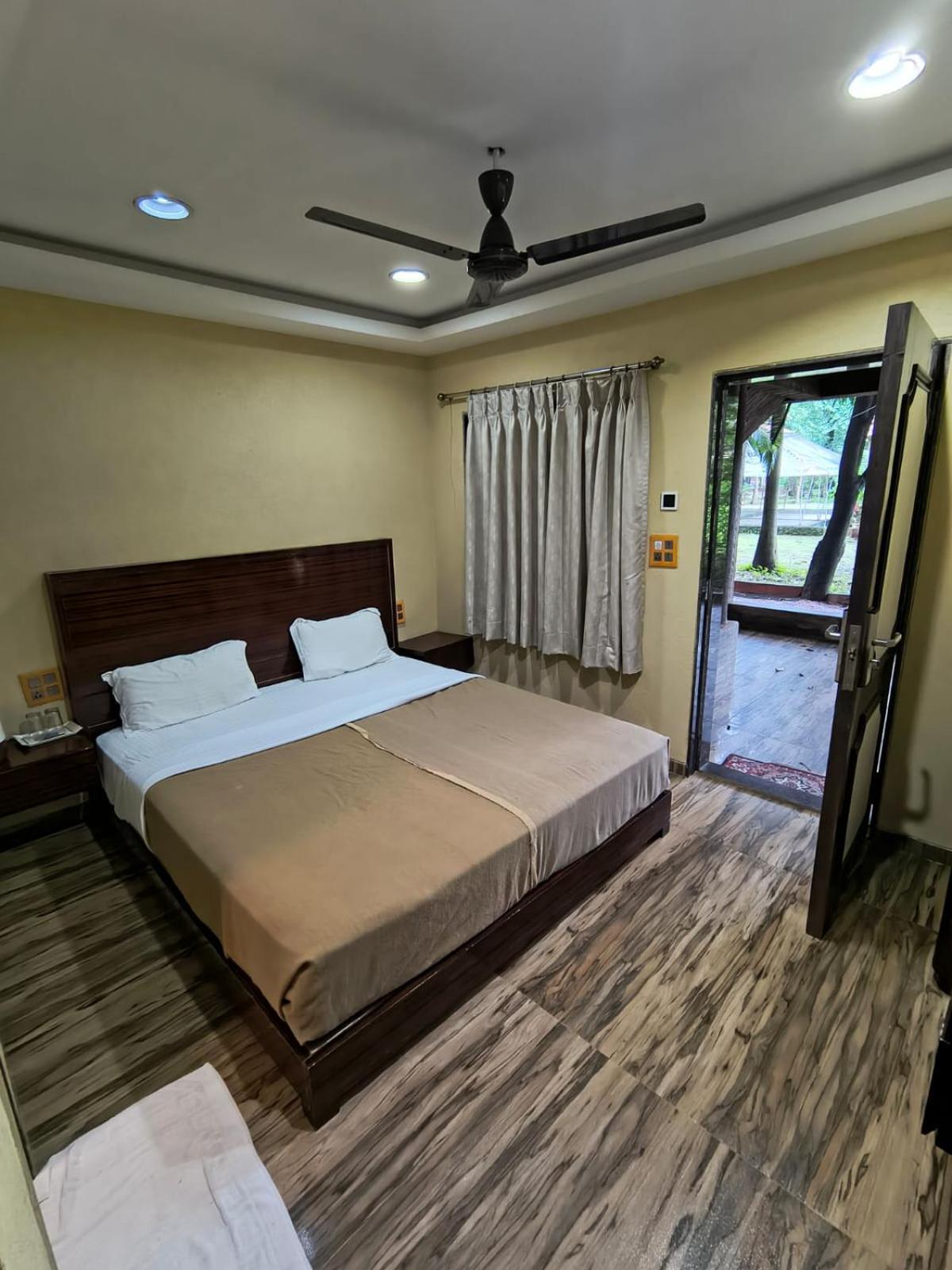 Economy Double Room photo 2