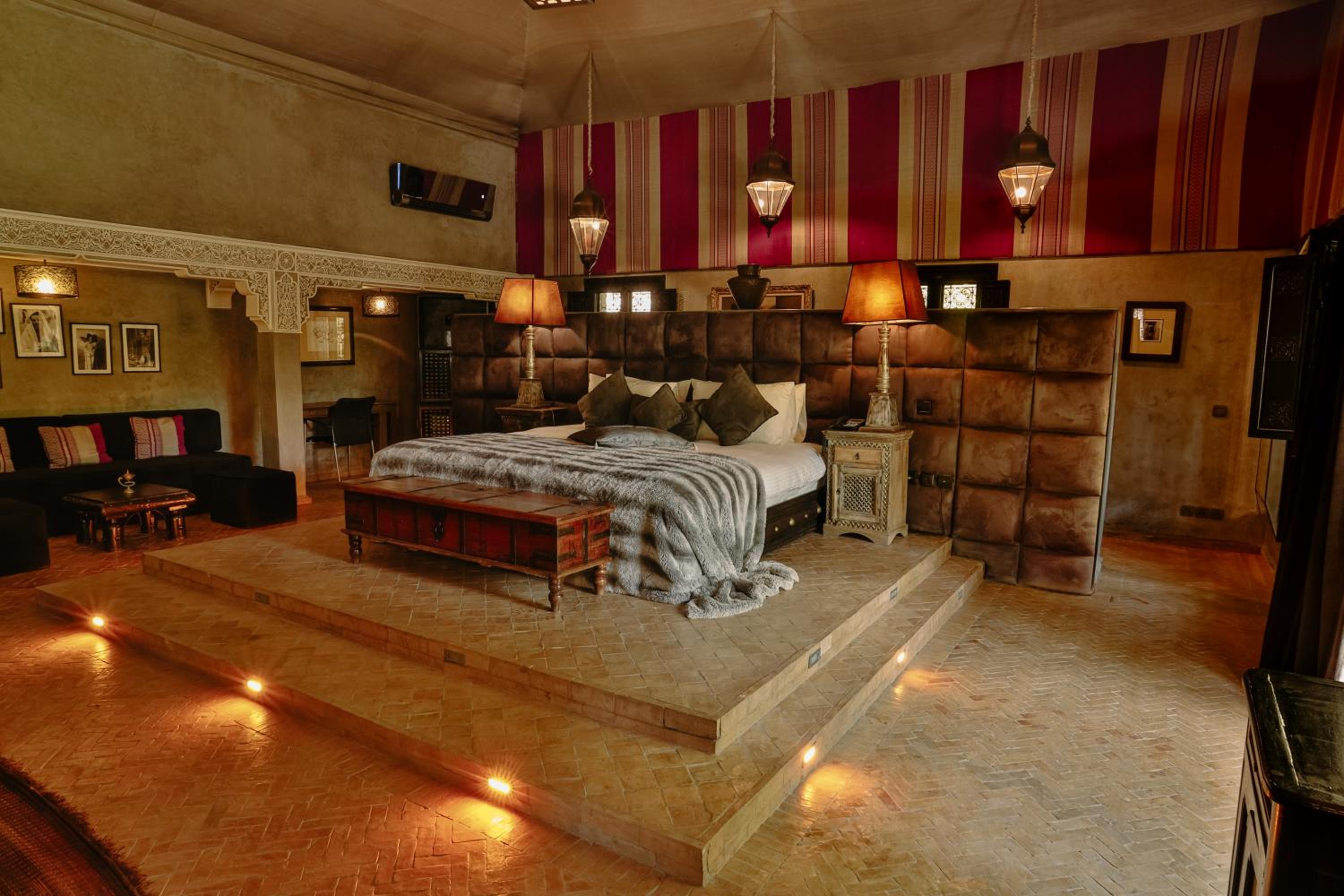 Deluxe King Suite photo 1