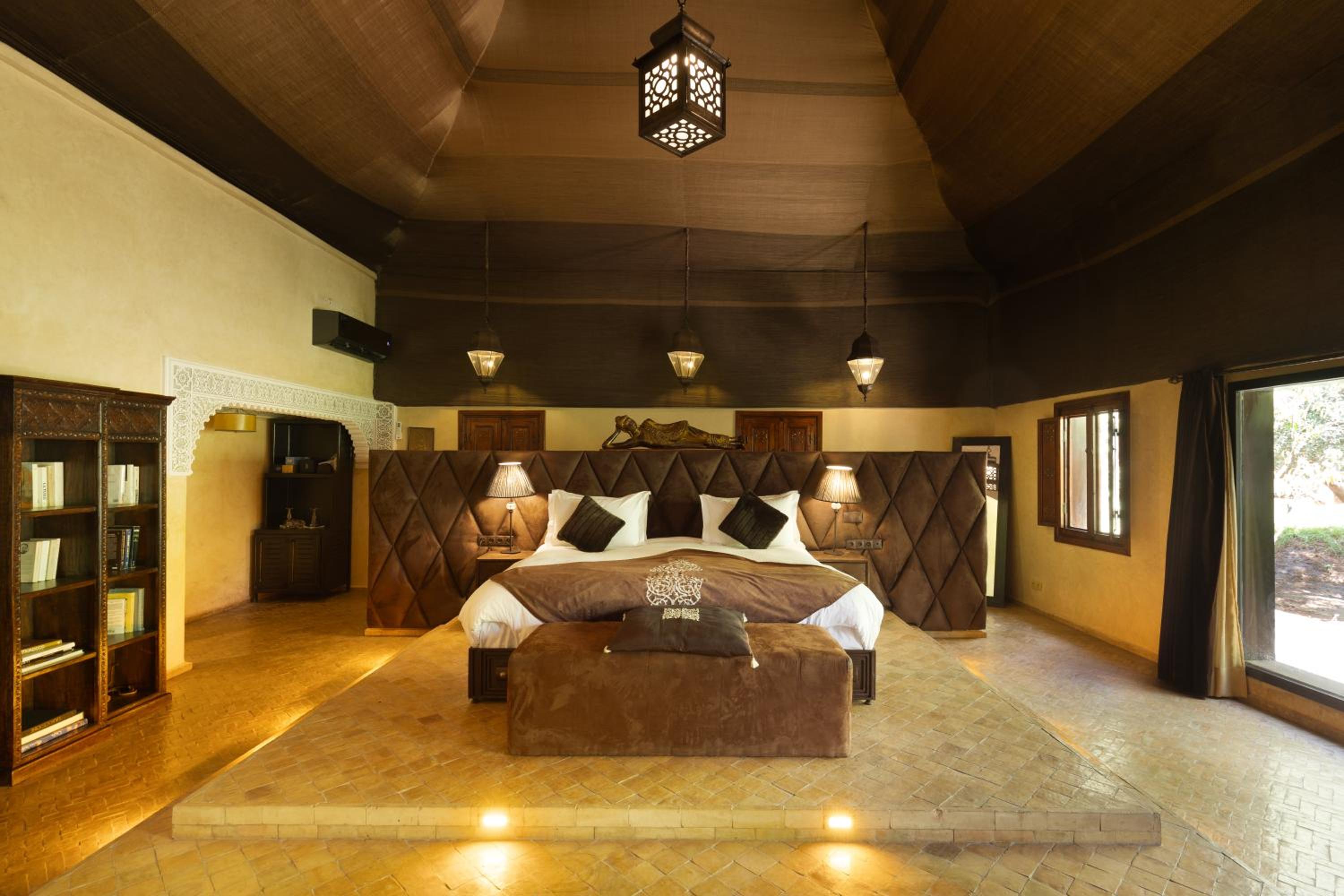 Deluxe King Suite photo 2