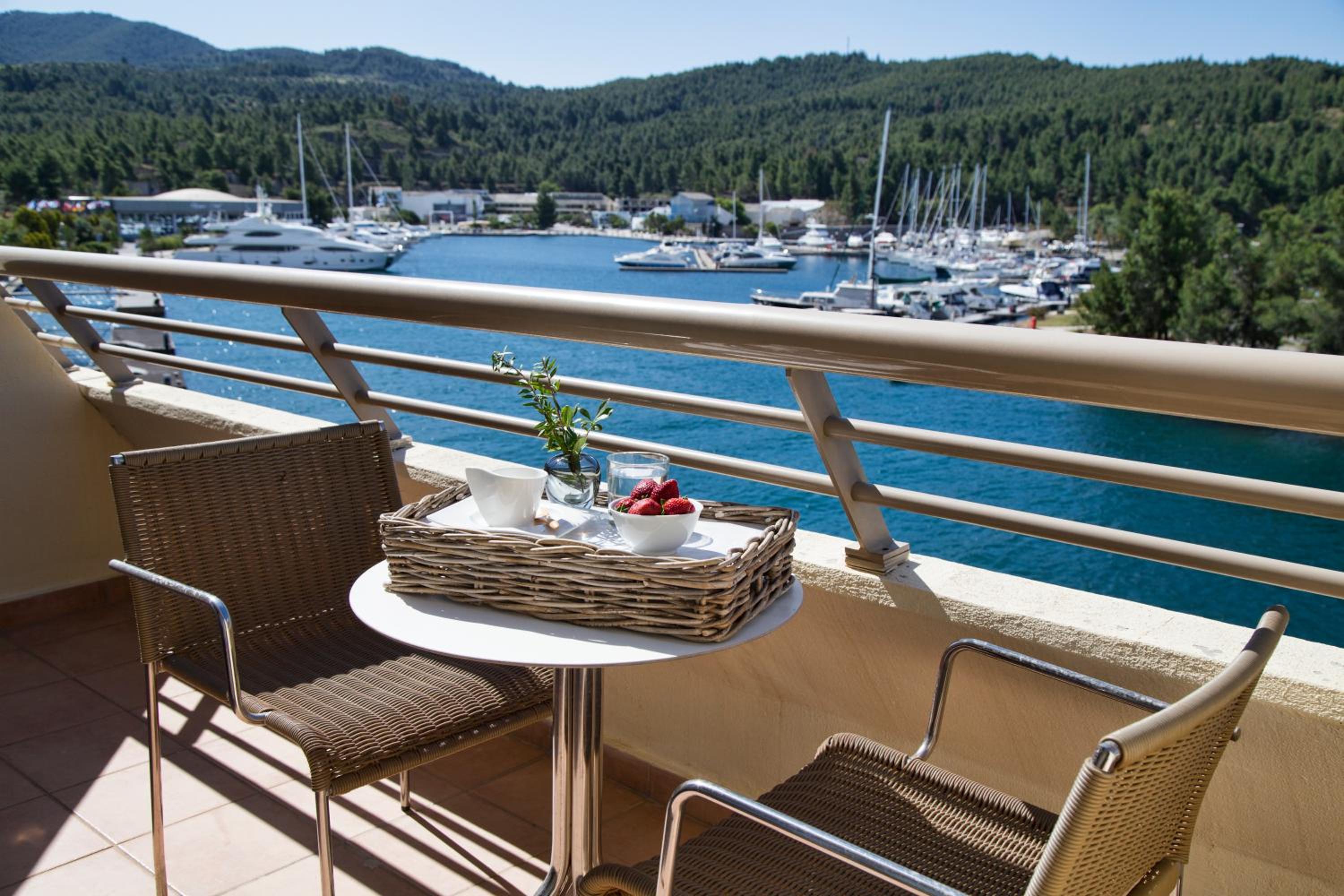 Junior Suite Sea or Marina View - Photo 3