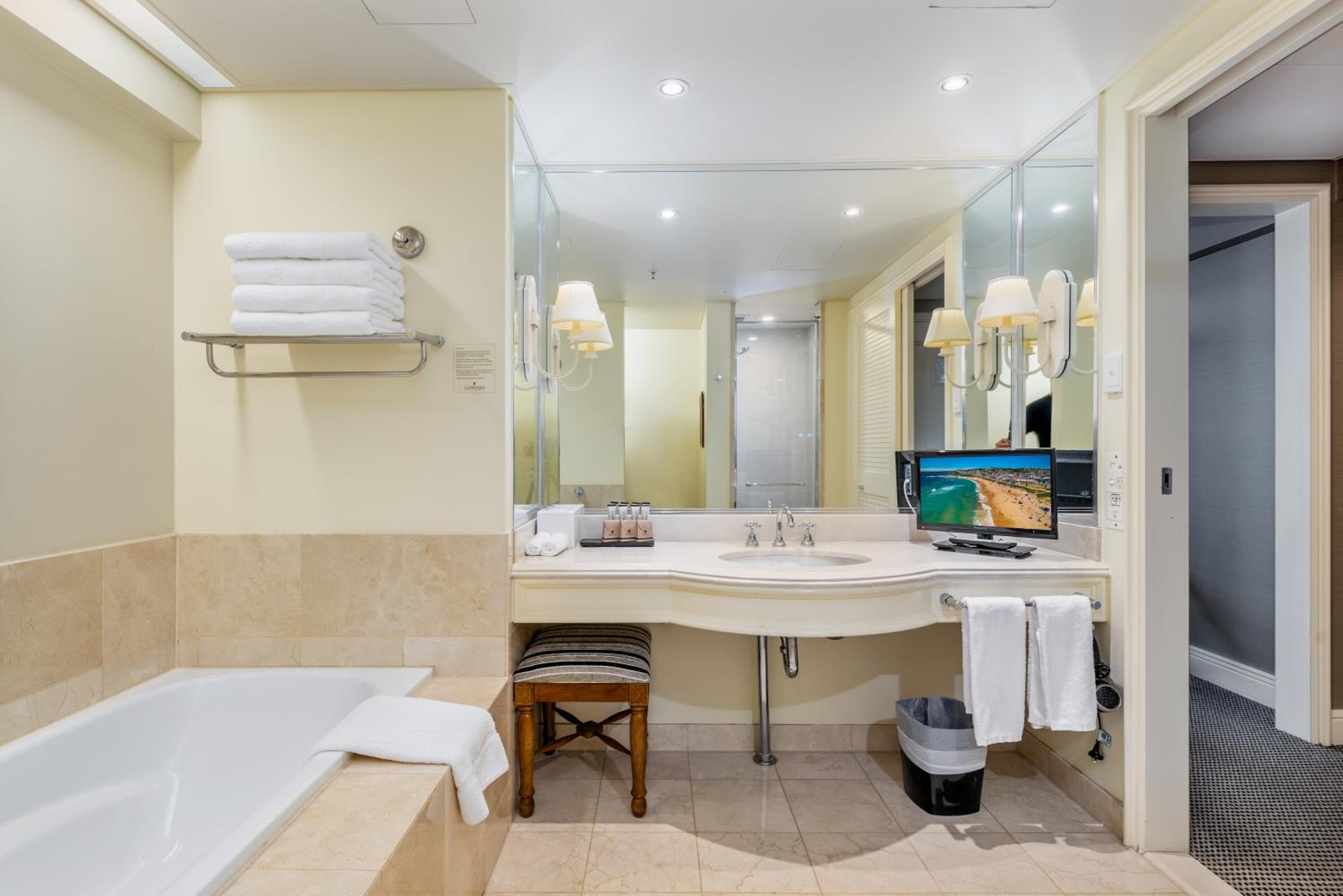 Superior Double Room - Photo 4
