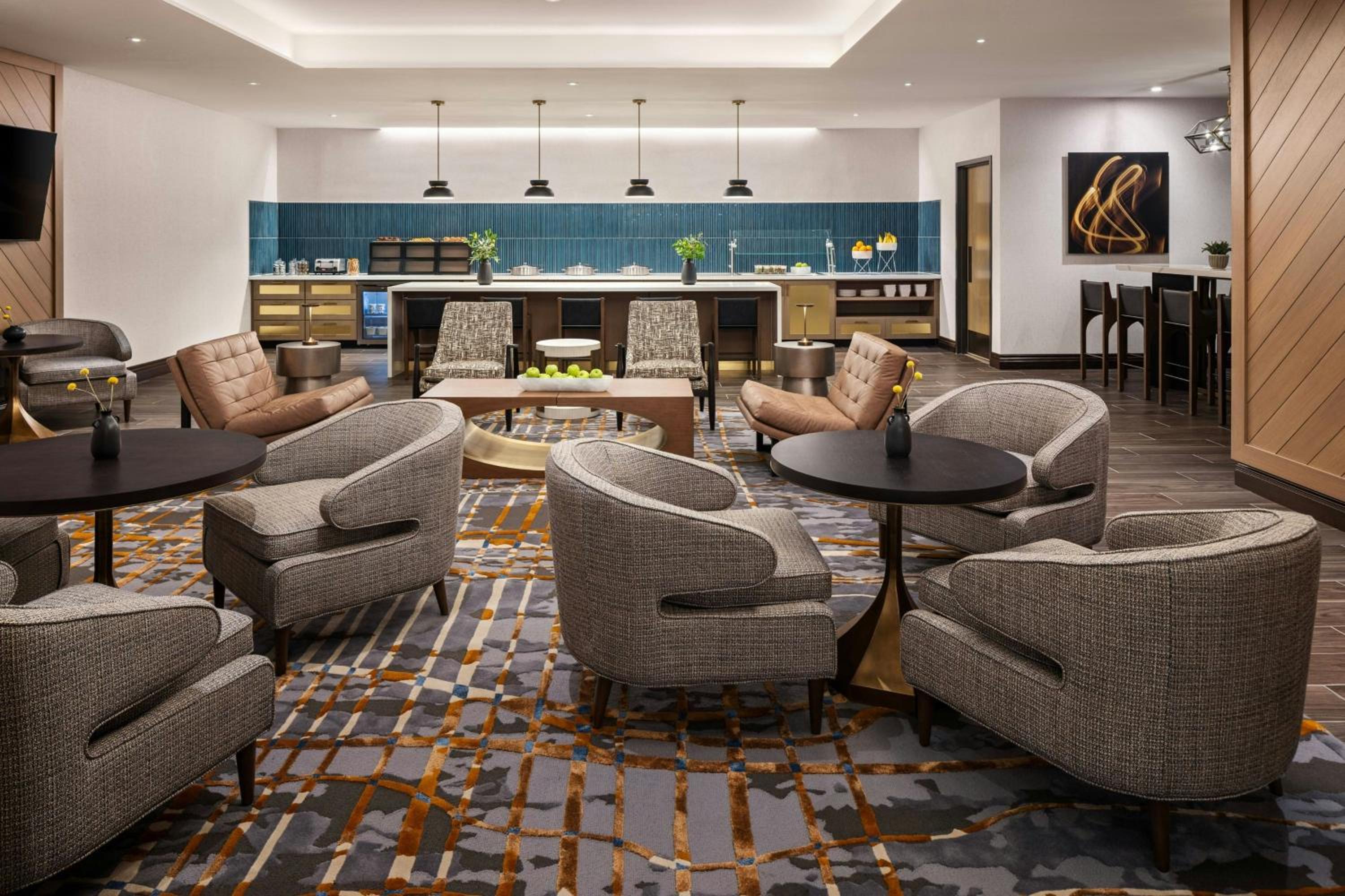 King Room - Concierge Lounge Access/High Floor/Hearing Accessible - Photo 7