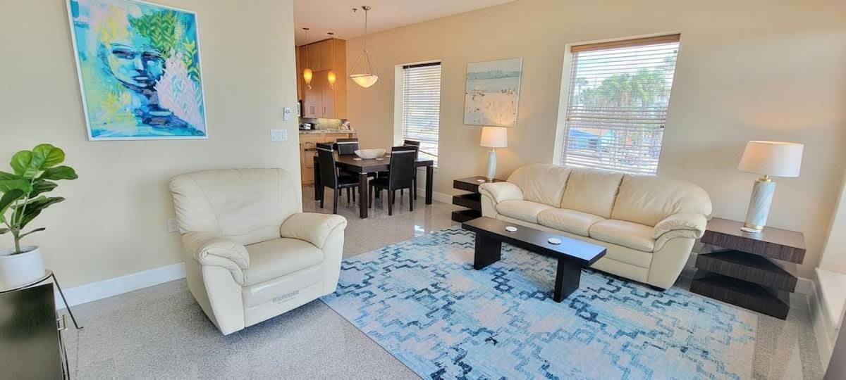 Three-Bedroom Apartment photo 2