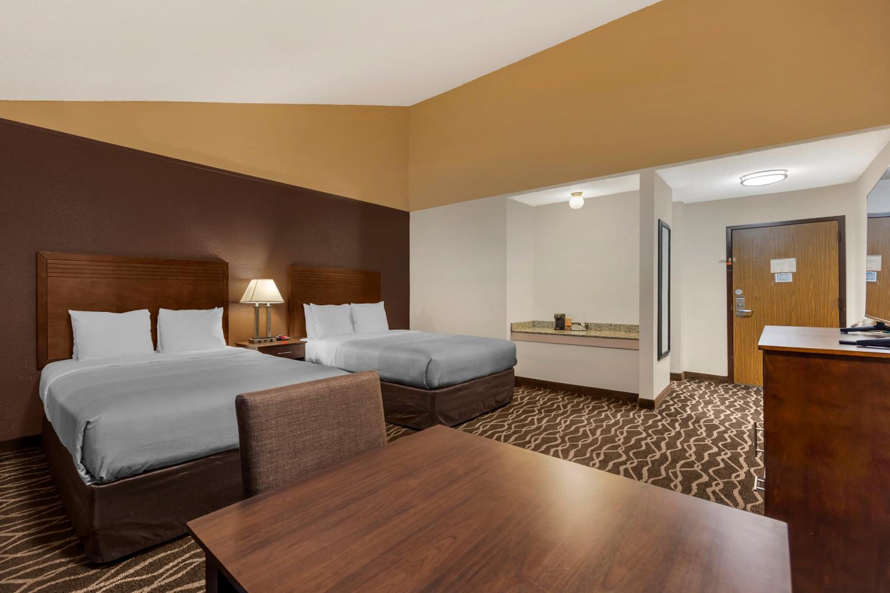 Queen Room with Two Queen Beds - Accessible/Non-Smoking