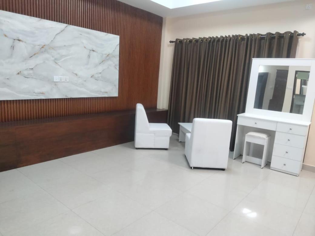 Deluxe Family Room photo 1