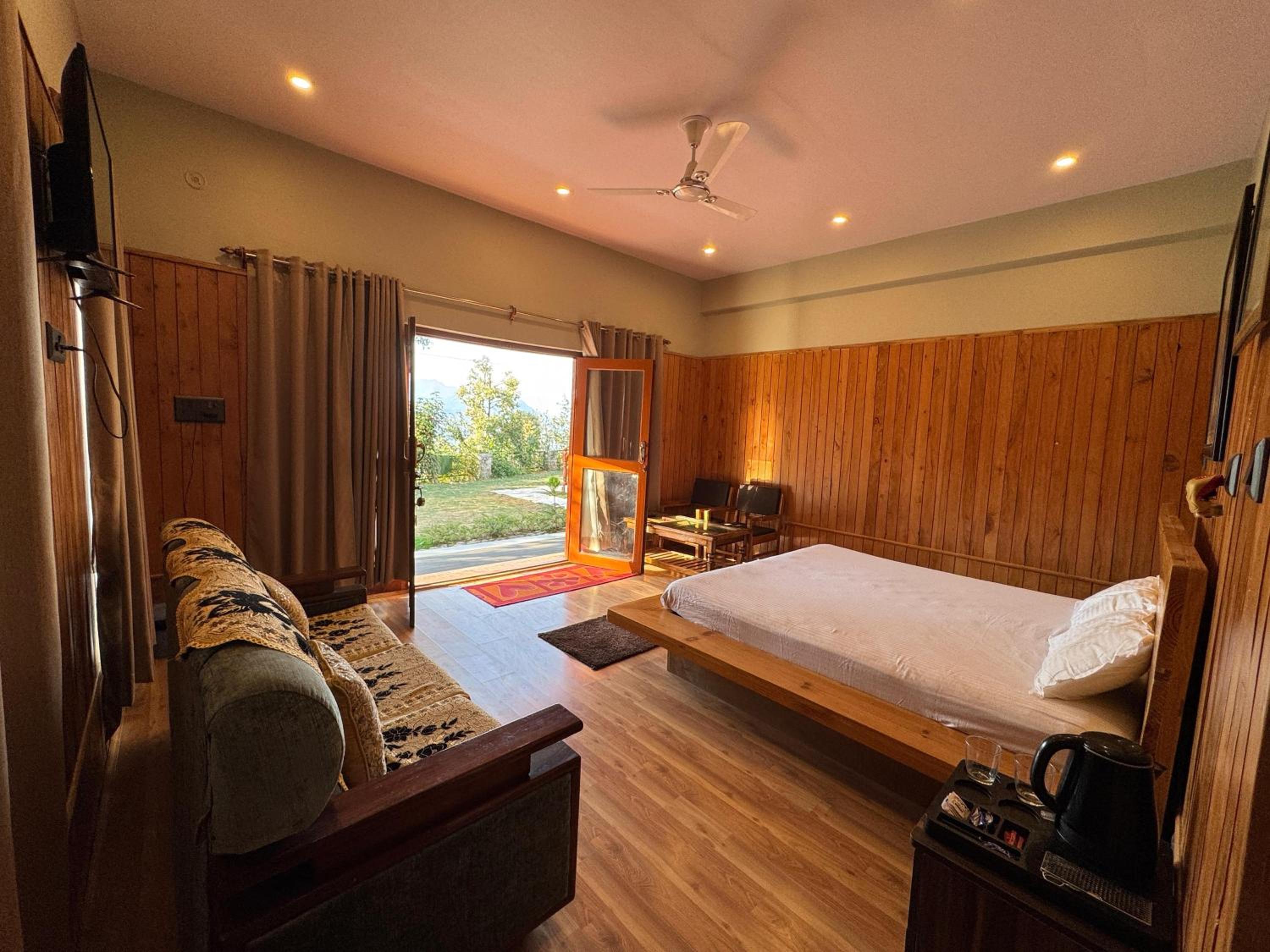 Deluxe Double Room photo 2