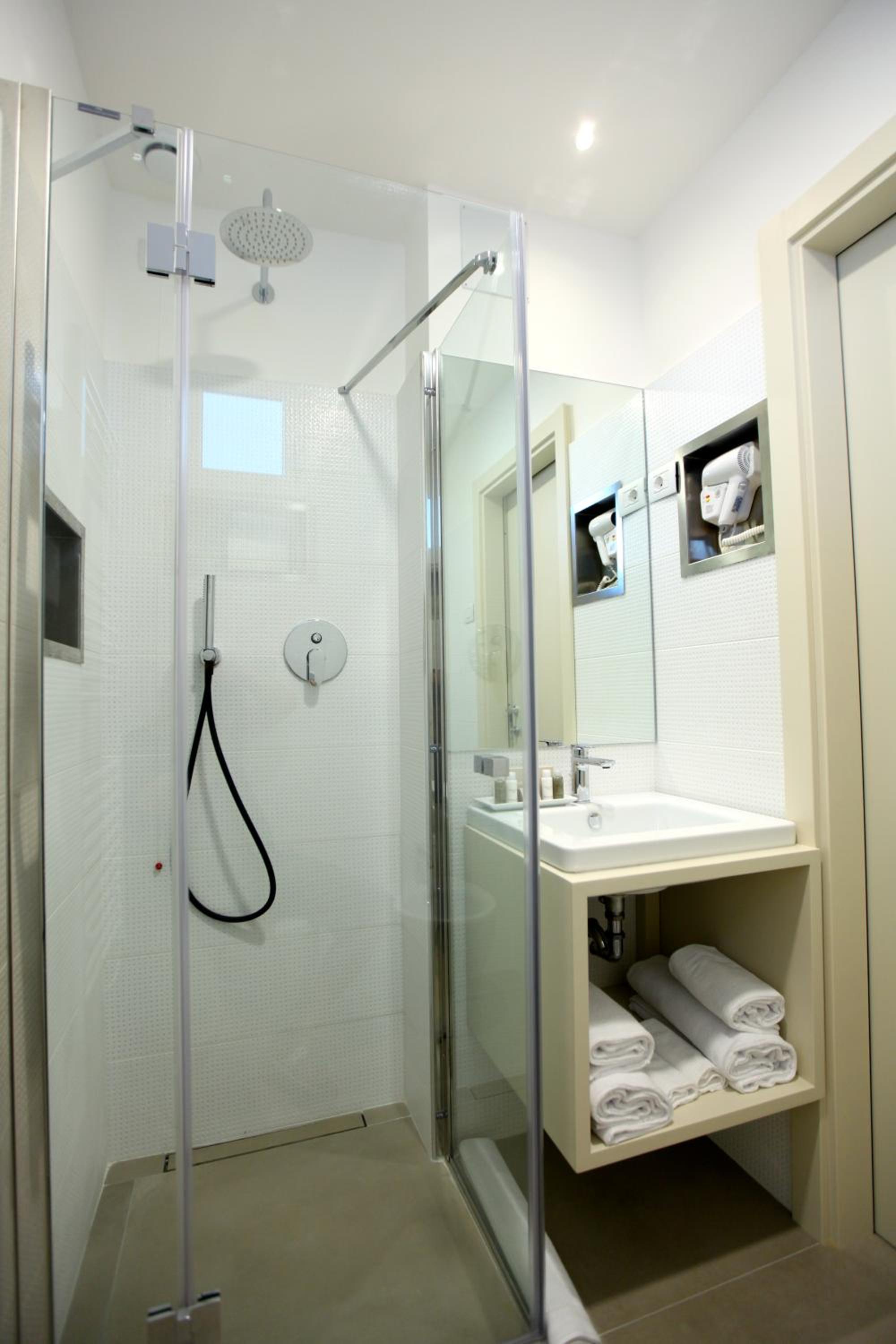 Double or Twin Room photo 2
